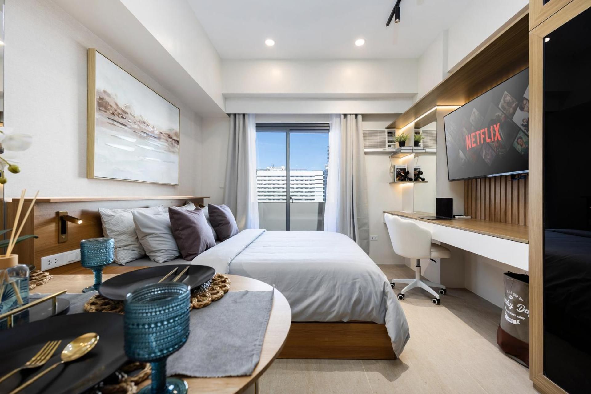 Studio with Balcony