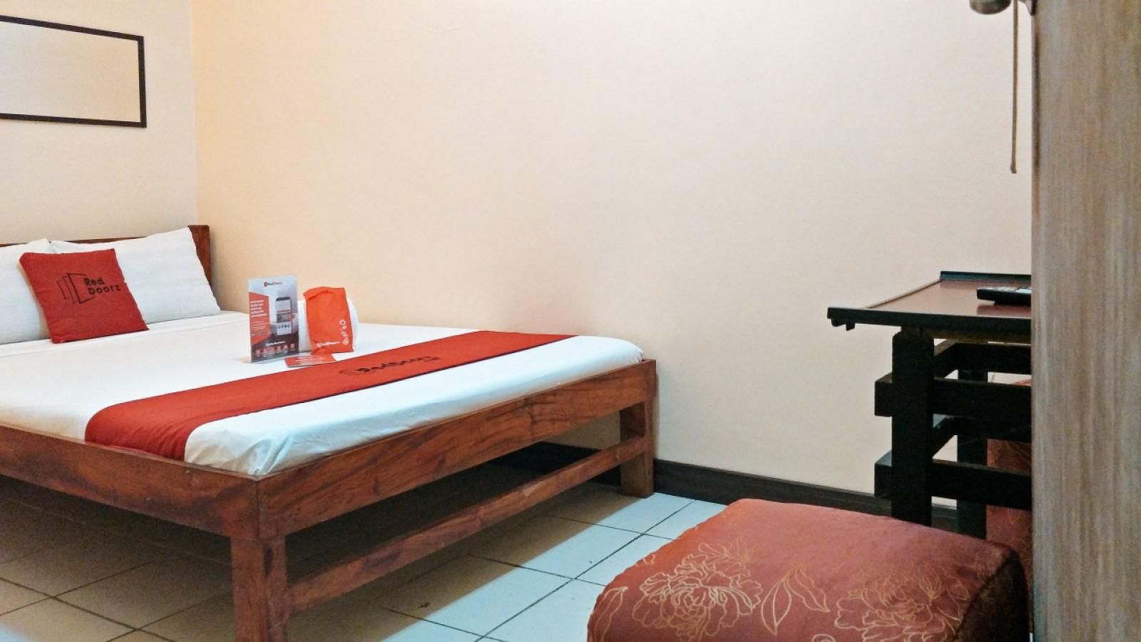 RedDoorz Room