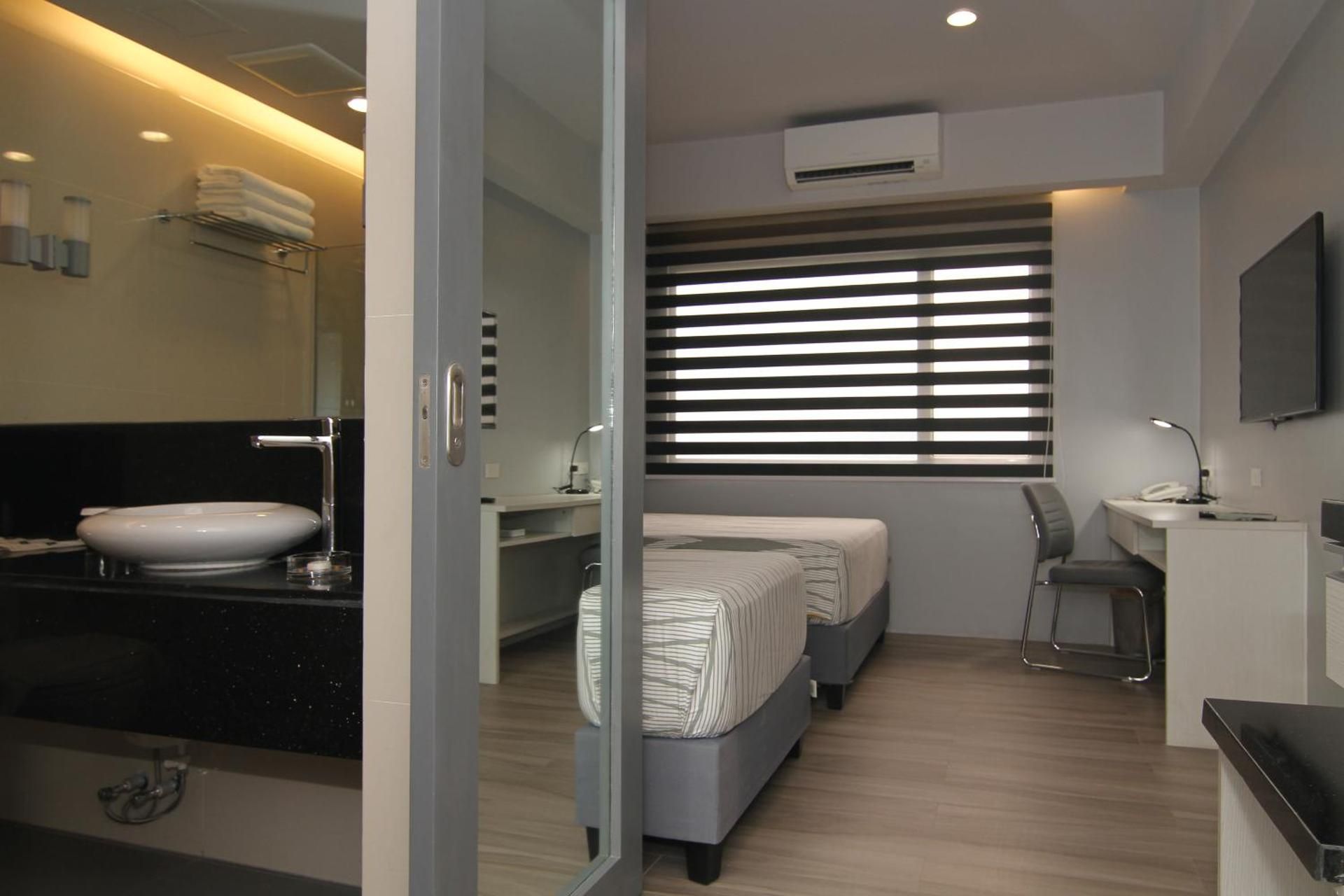 Cebu Hotel Plus Luxe Suite 2