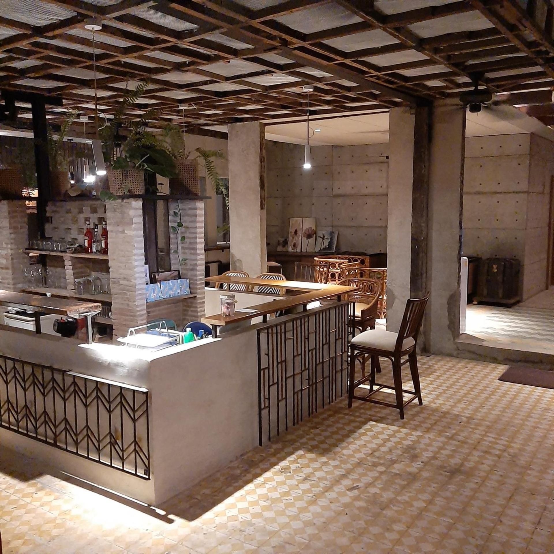 shared lounge/tv area