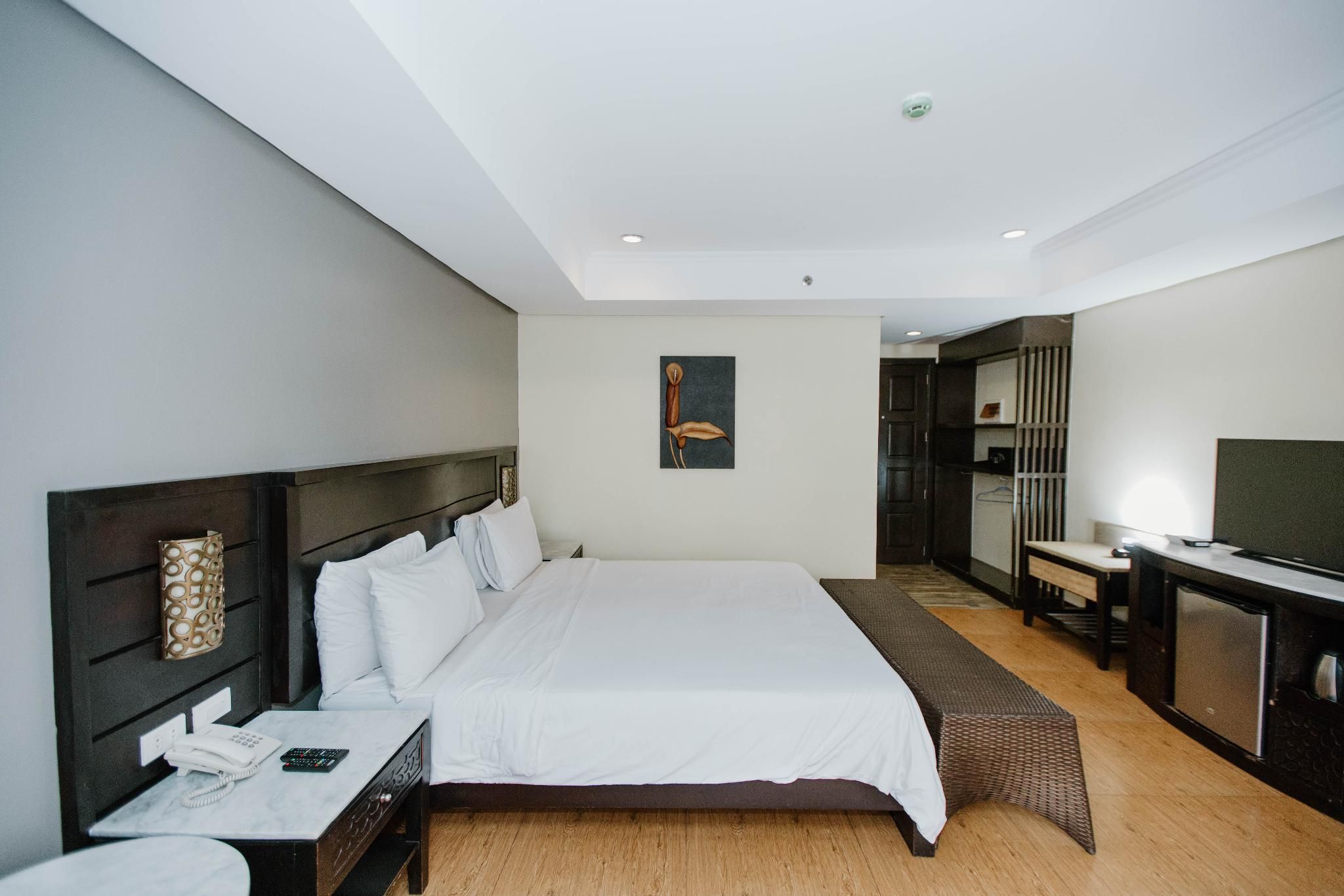 Cebu Westown Lagoon- Partywing Deluxe King