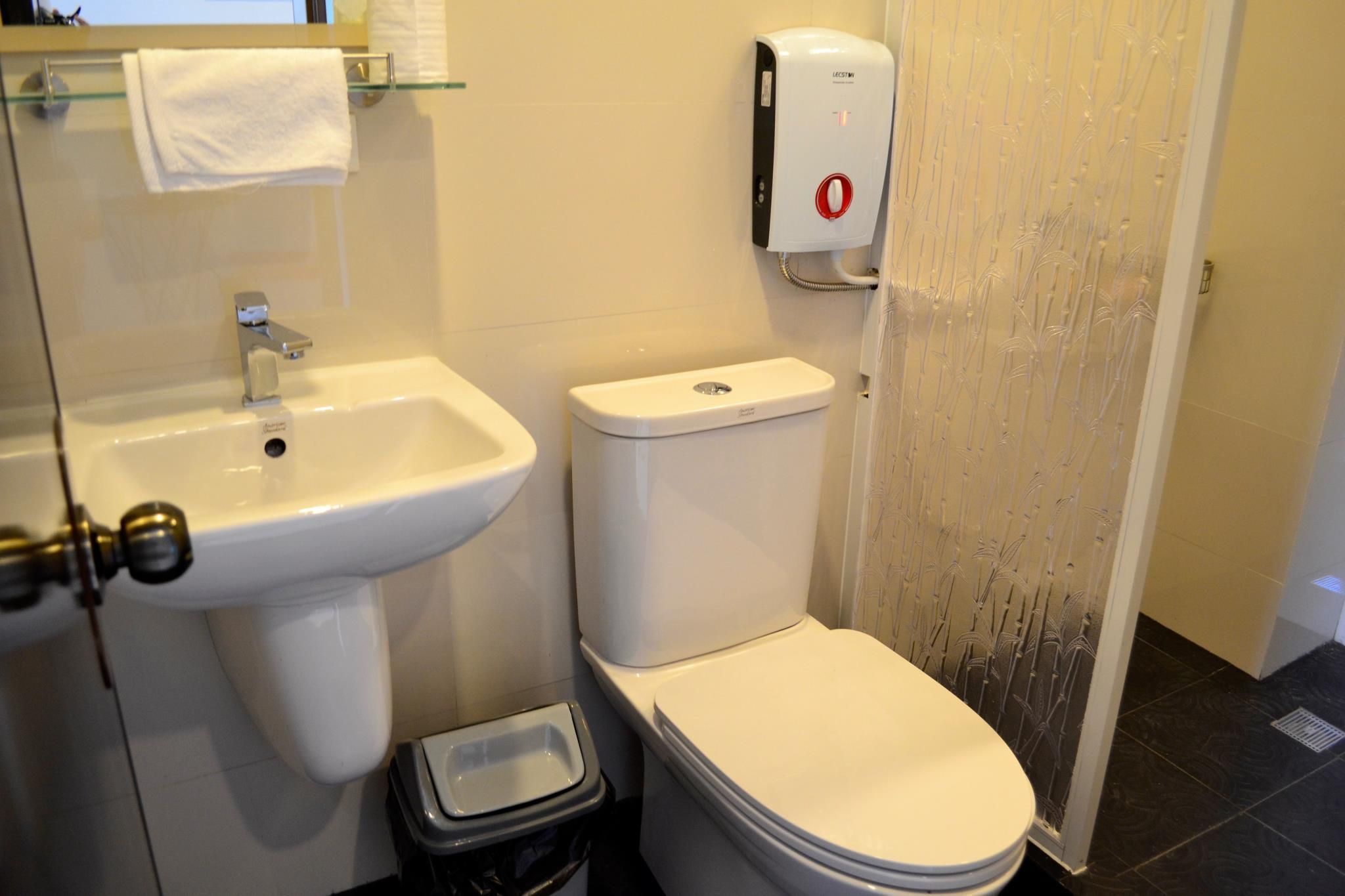 Bunk Bed (Three Persons)