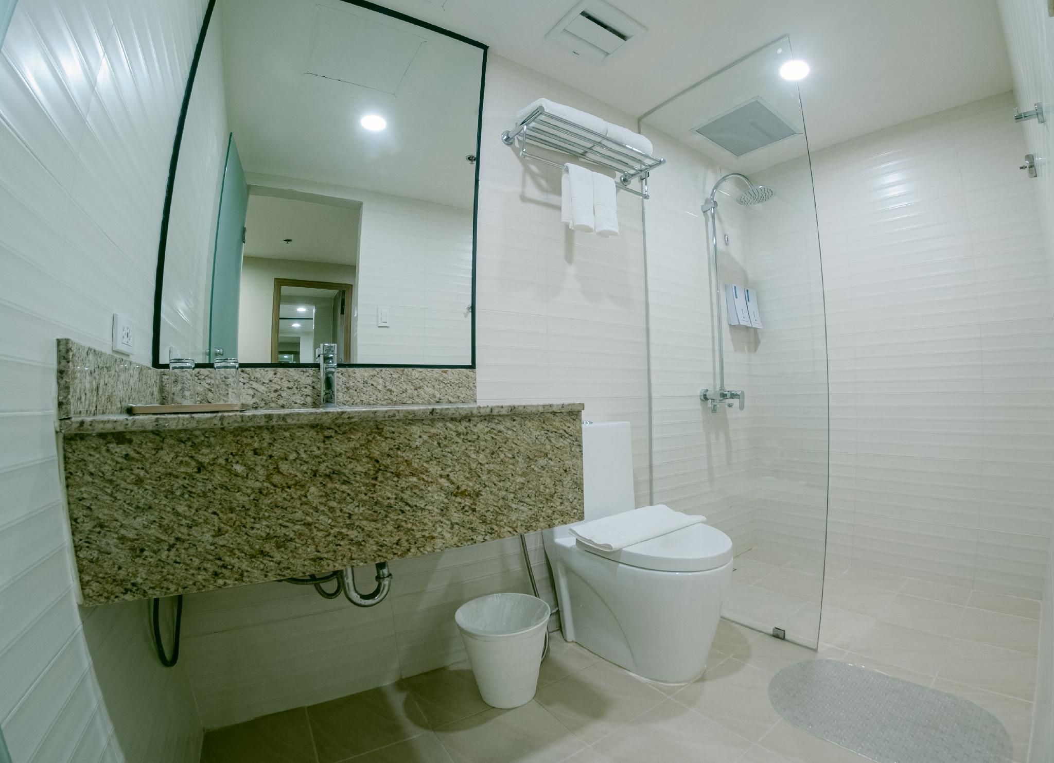 SureStay Plus by Best Western Cebu City 2 Single Beds,Non Smoking 3