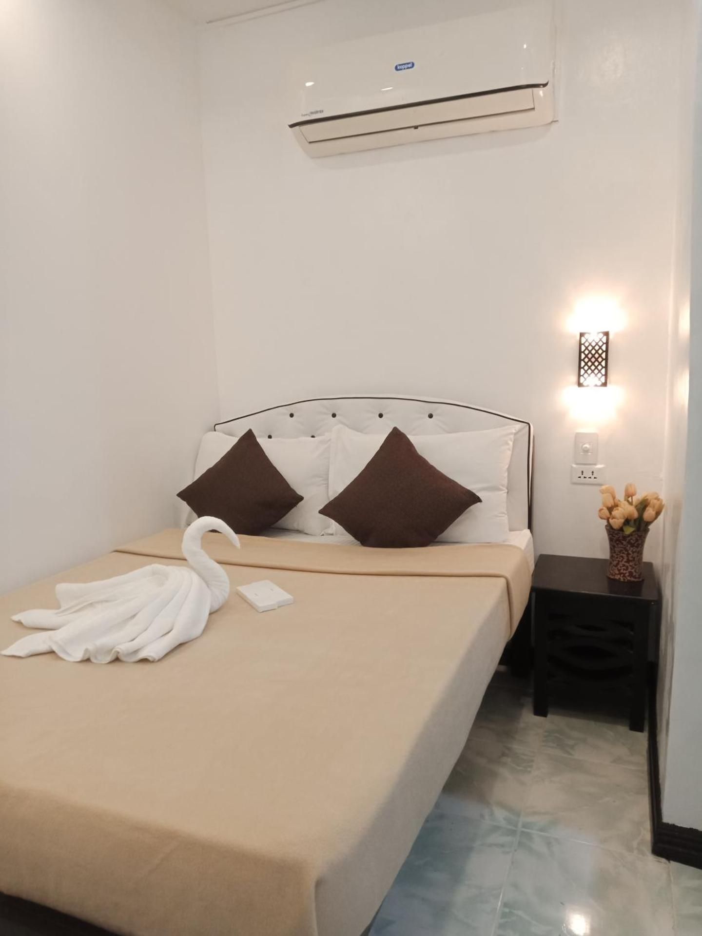 AMAX INN CEBU Studio Room