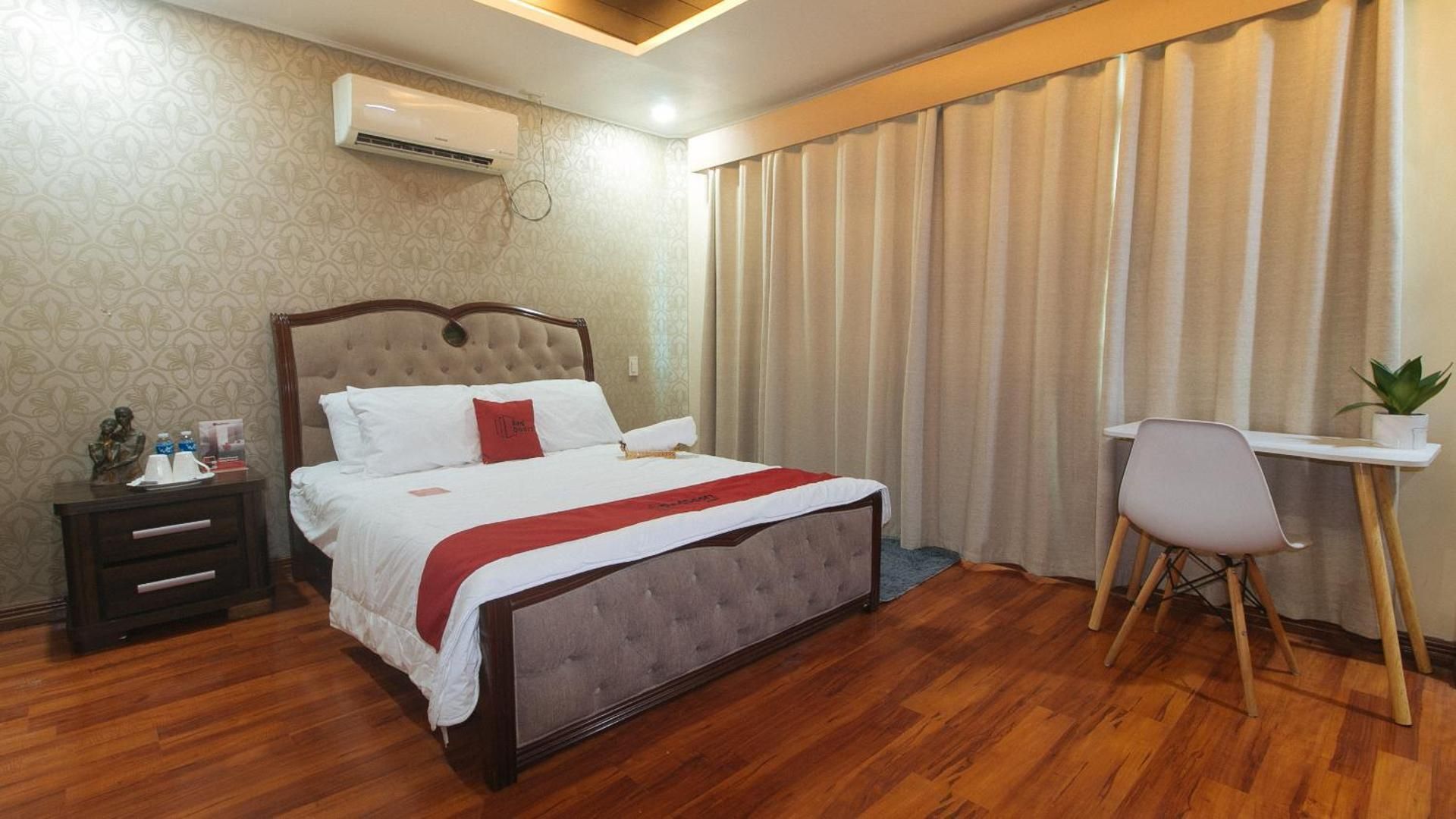 RedDoorz Room