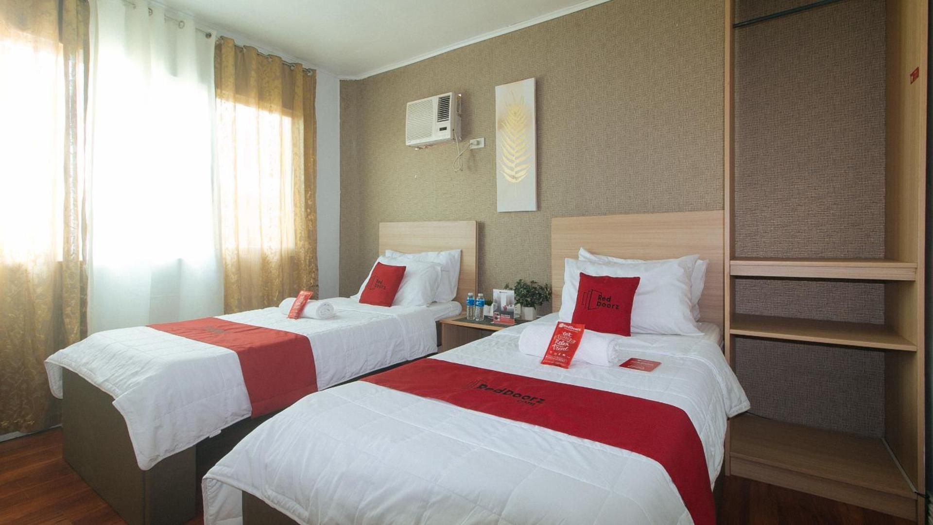 Twin Room with Shared Bathroom