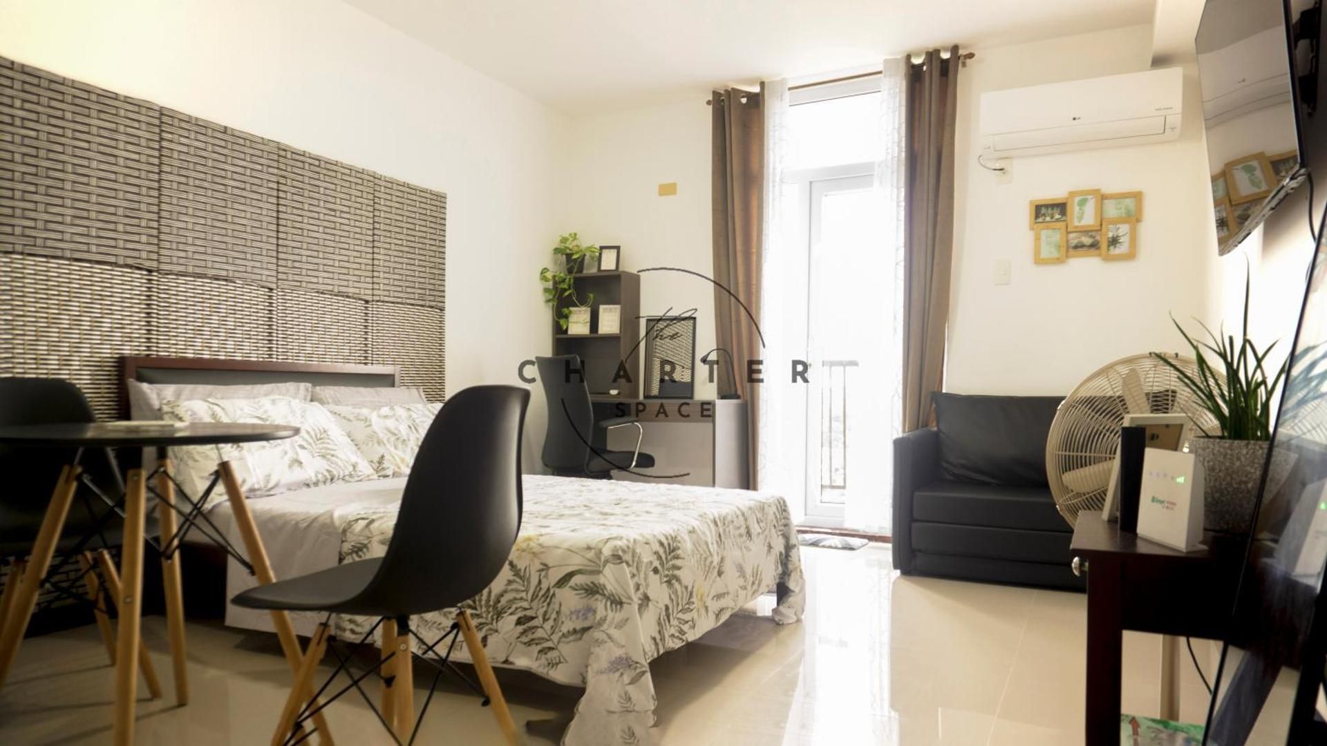 Studio Apartment with Harbor View