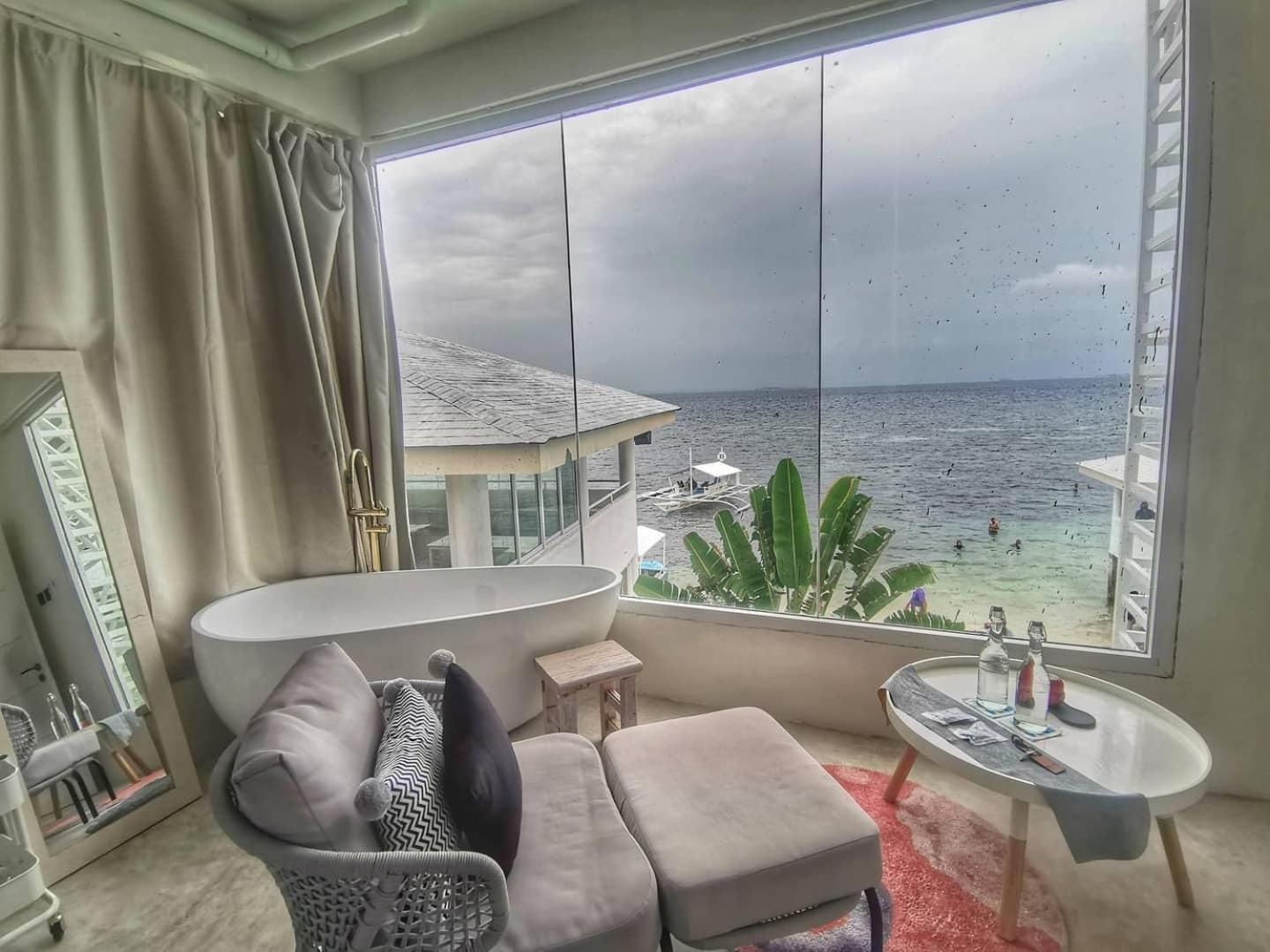 Super Deluxe Sea View