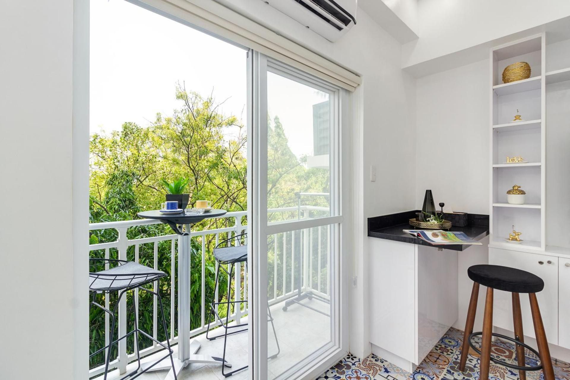 Apartment with Balcony