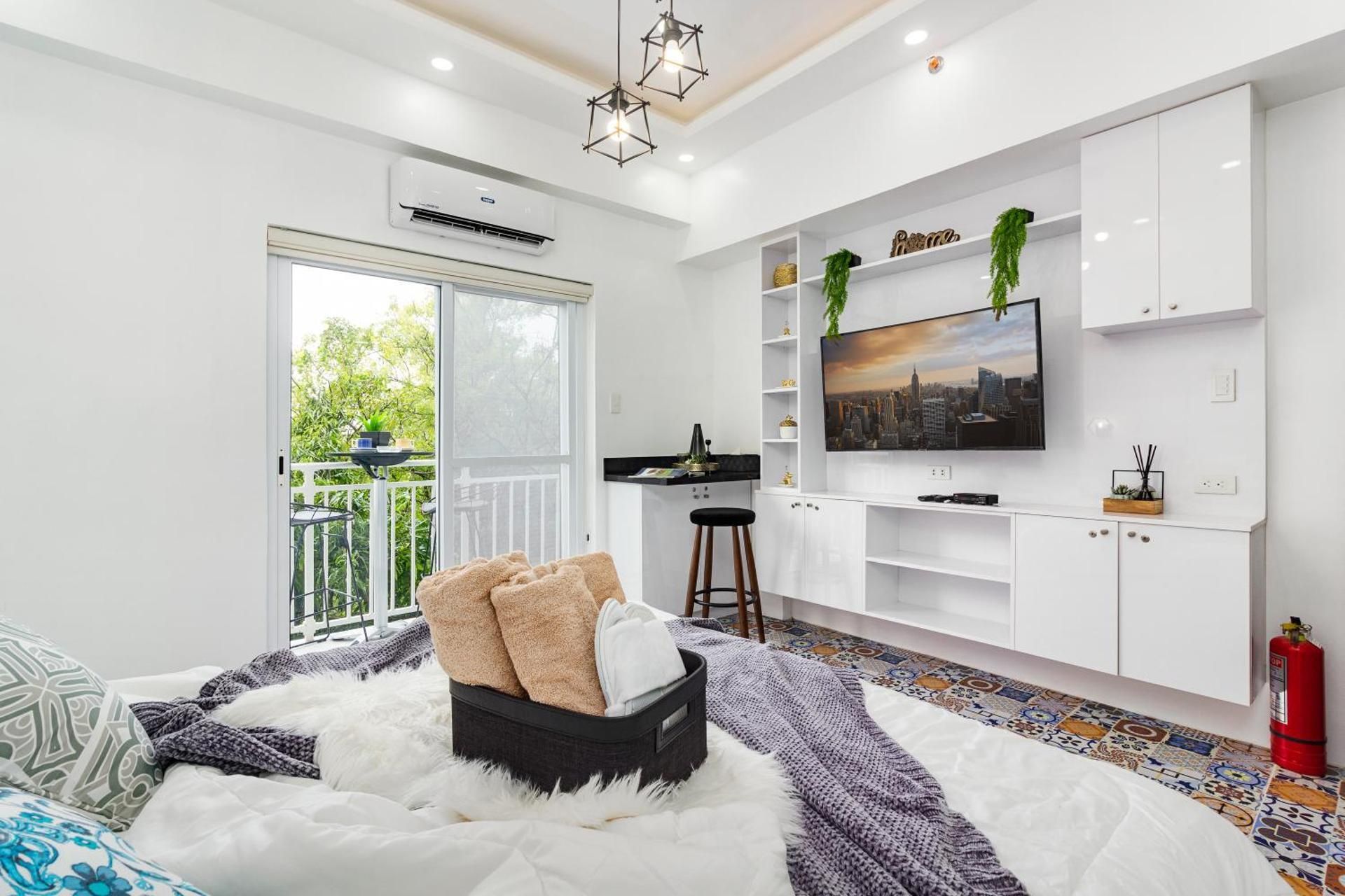 Apartment with Balcony