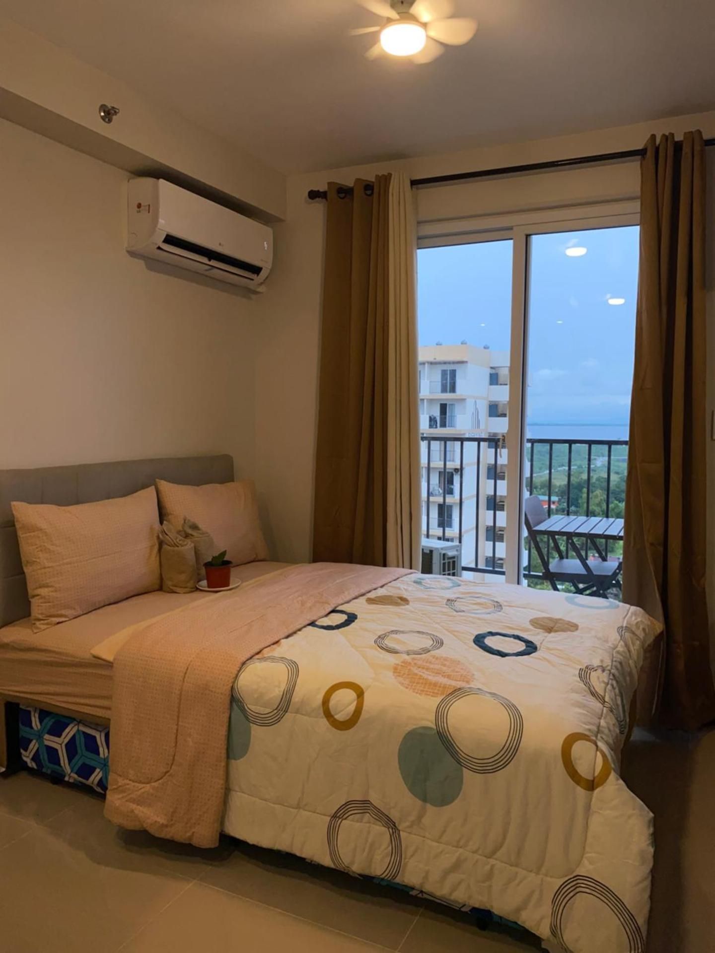 Studio with Balcony