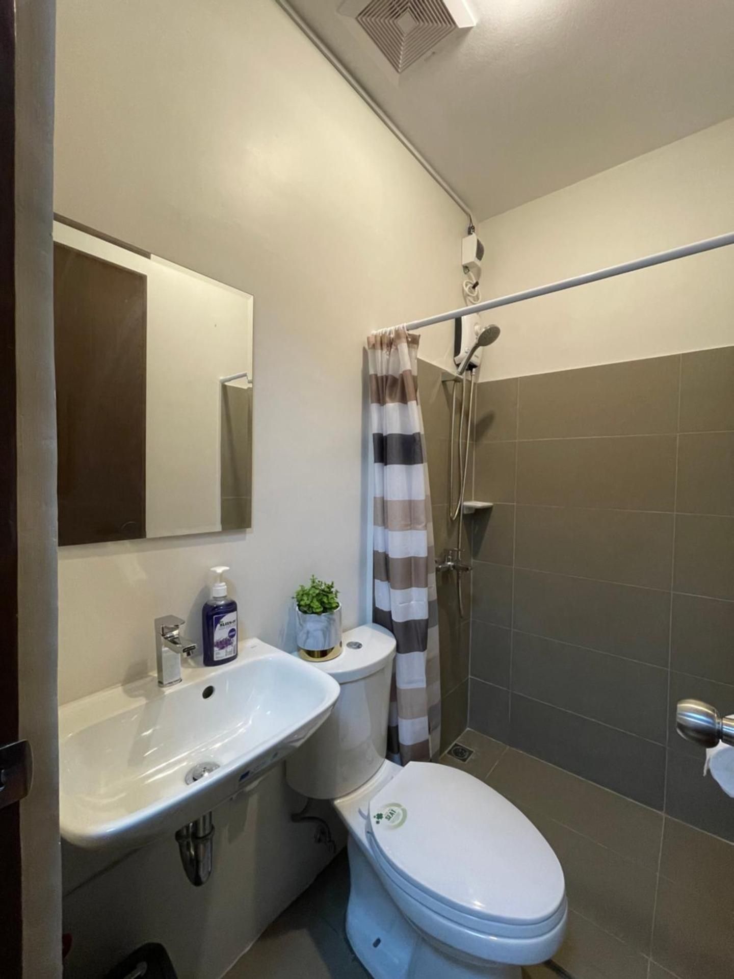 Single Room with Shared Bathroom