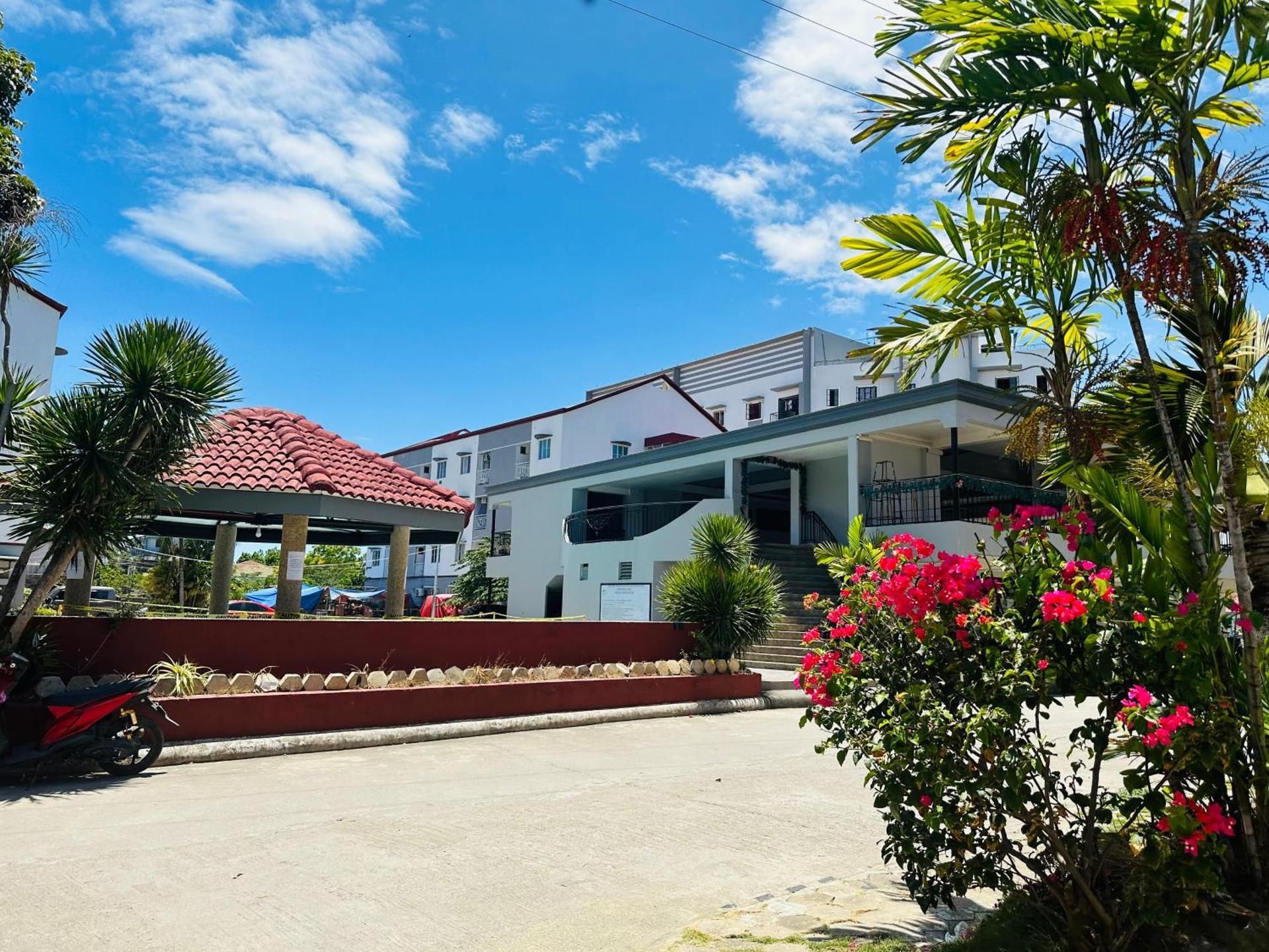 Hatchi’a Homestay at Mactan Oasis Garden Condo