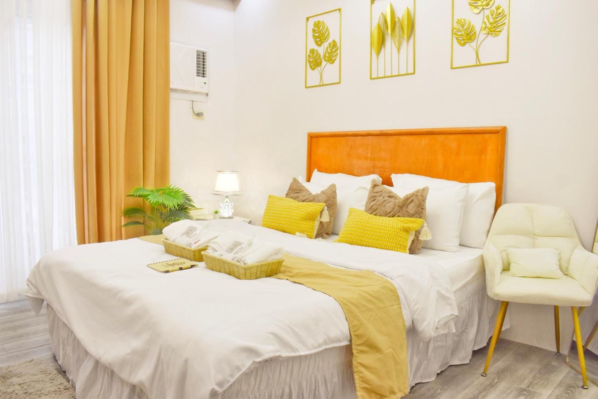 Deluxe Family Room