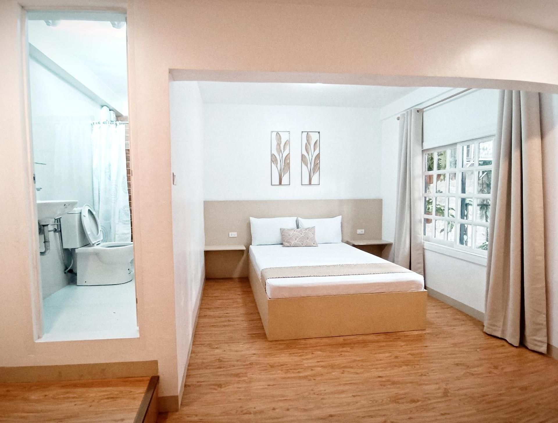 Queen Room with Garden View