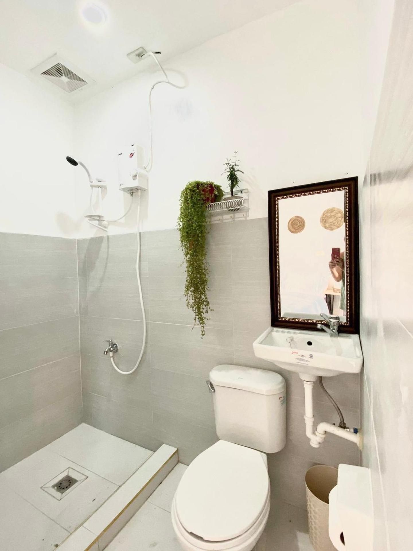 Best studio flat w/ NETFLIX near airport and beach! One-Bedroom Apartment 2