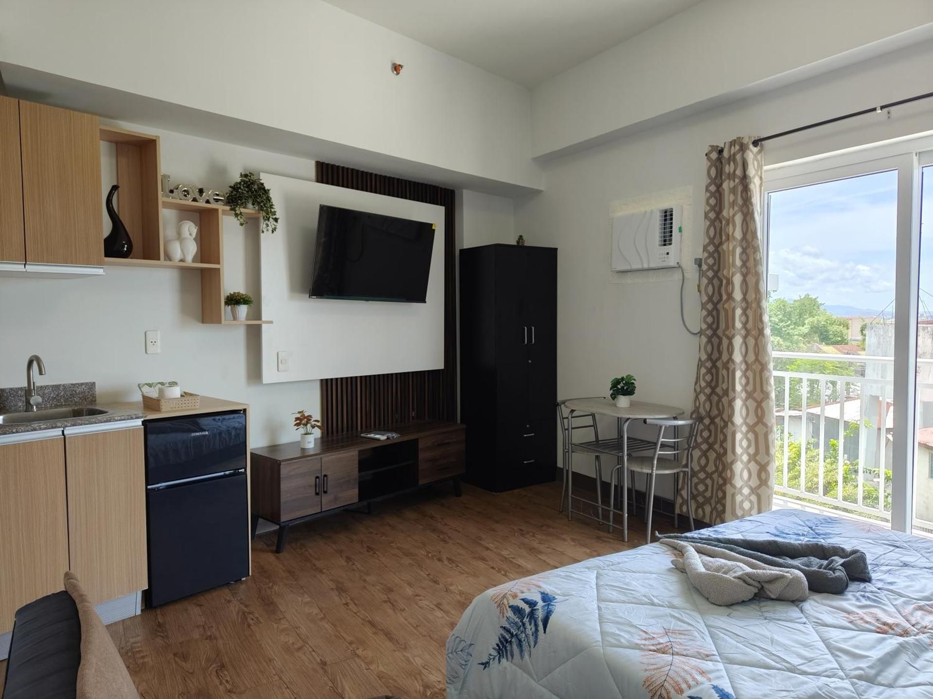Studio with Balcony