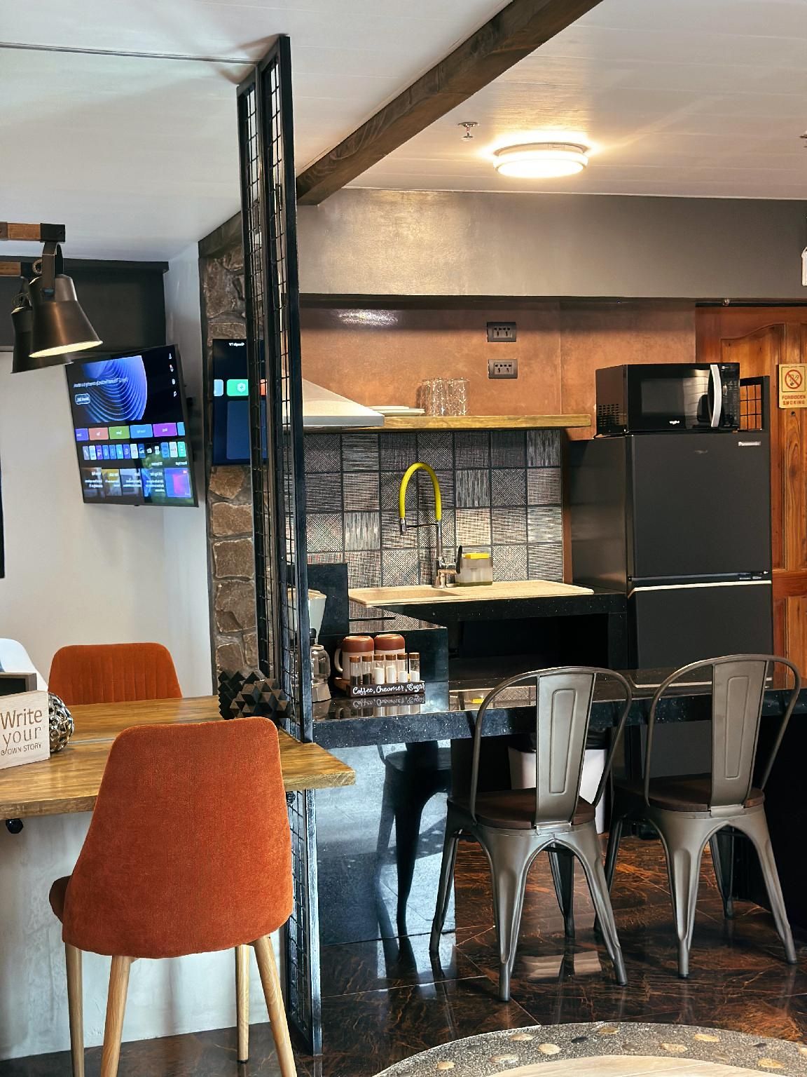 d63b39ac8eadb1a6cfaa2c85b8335353