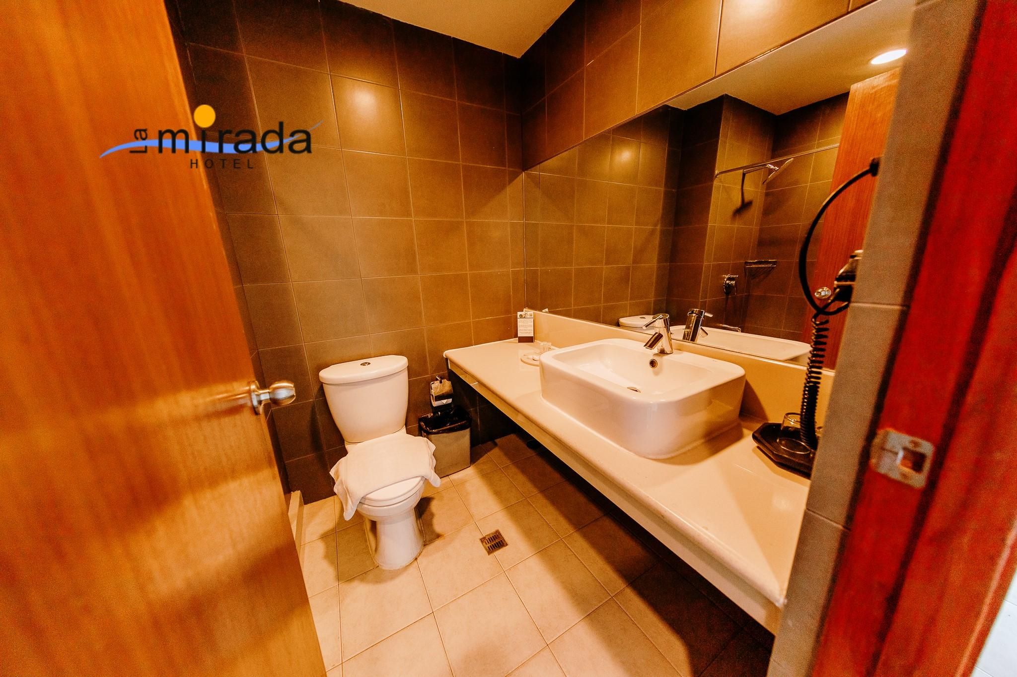 La Mirada Hotel Deluxe Double Room with Two Double Beds 3