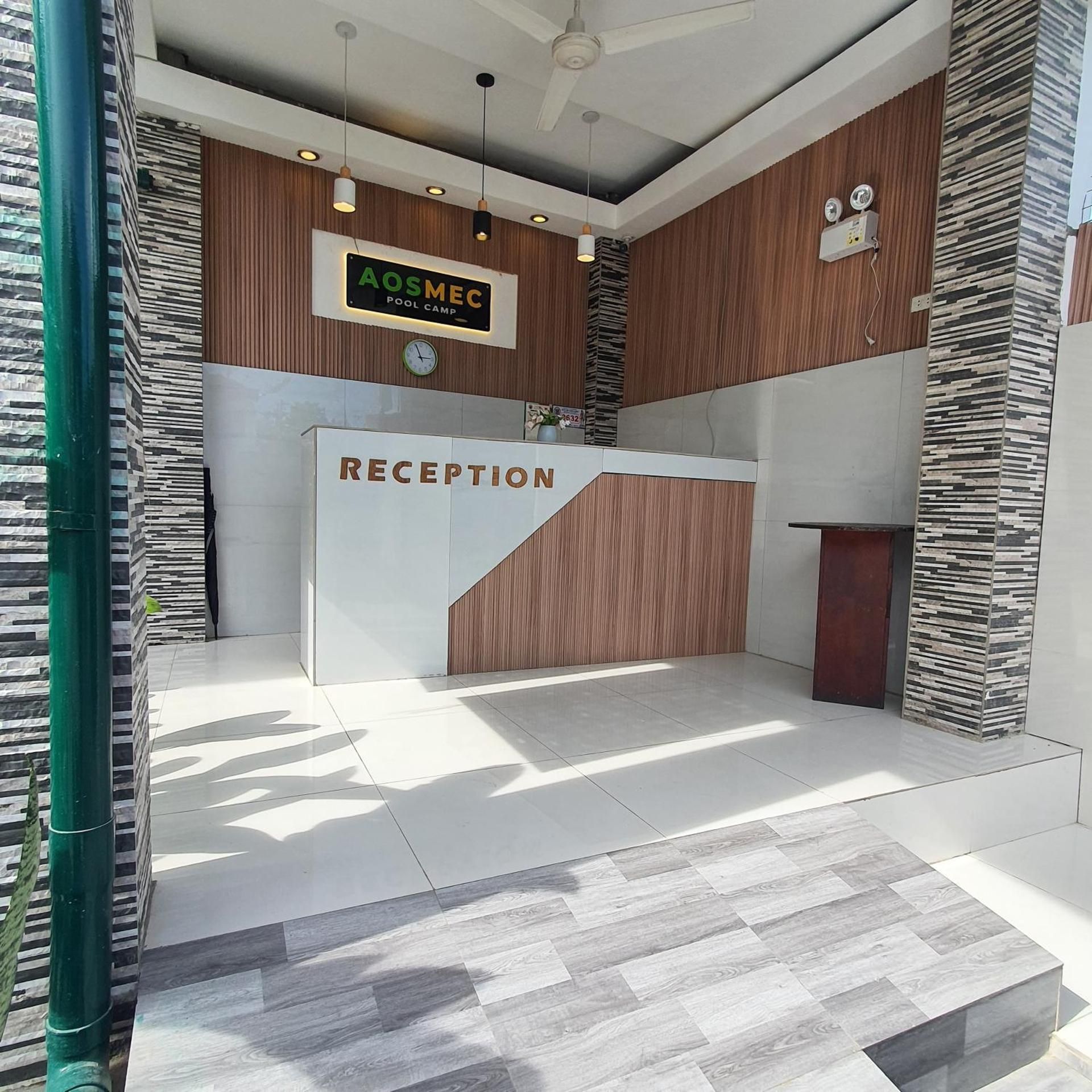 AOSMECPoolCamp Hotel