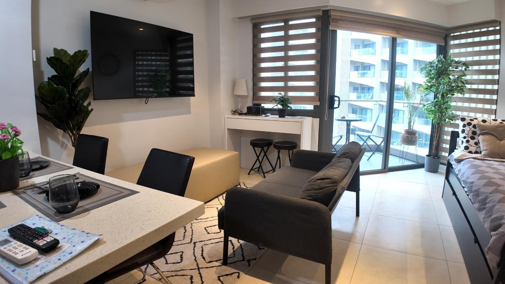 Studio with Balcony