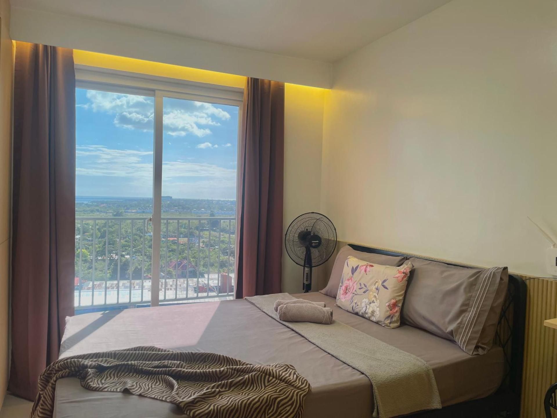 Studio Apartment with Balcony