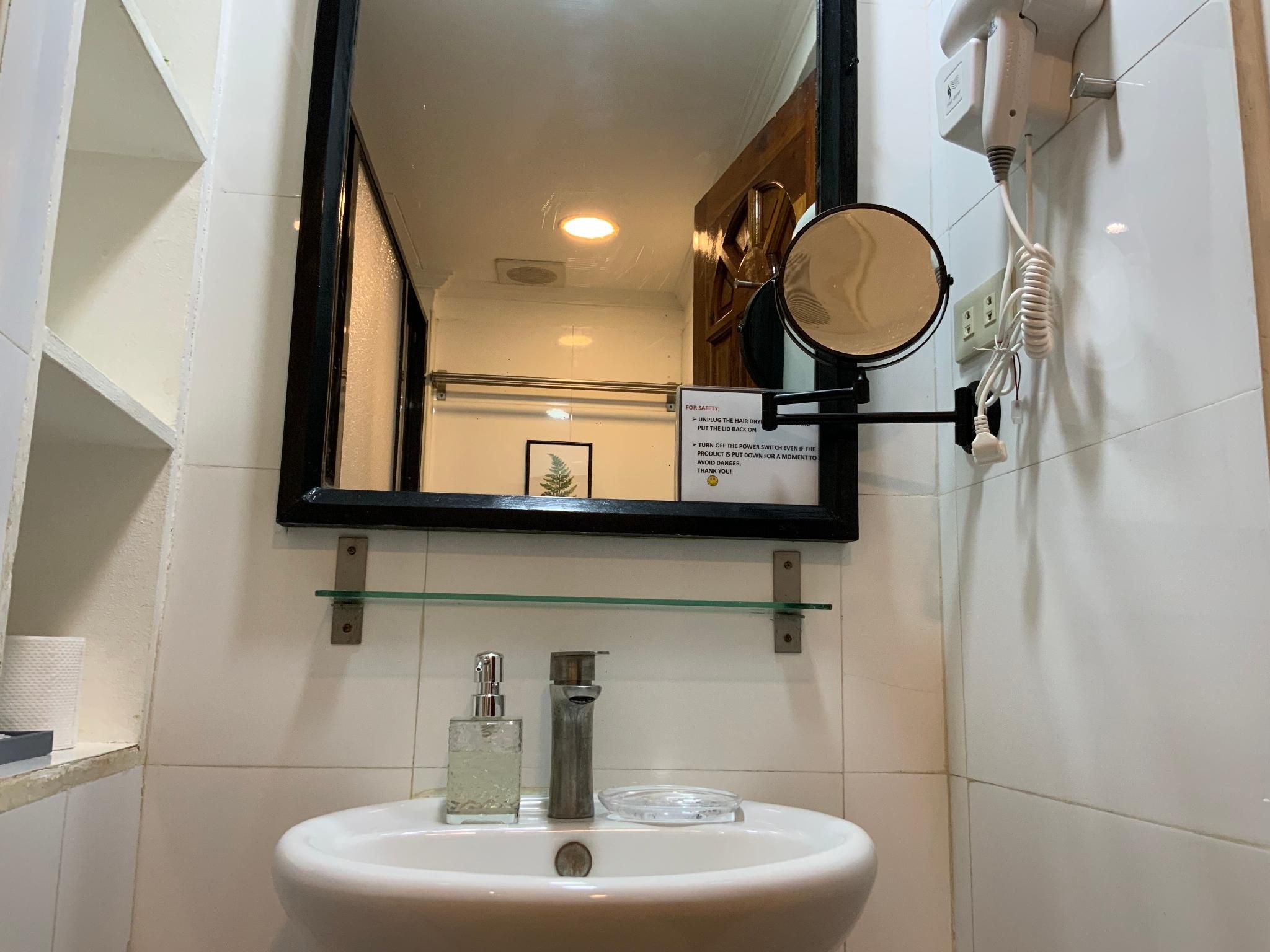 1 Bedroom Apartment with Pool View