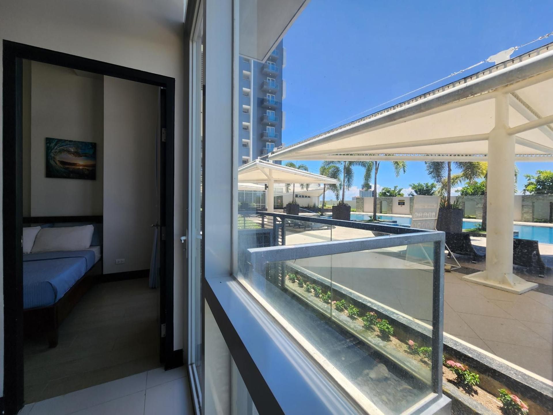 Apartment with Pool View 
