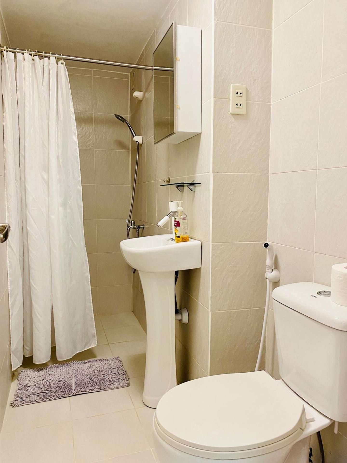 Standard Double Room with Shared Bathroom