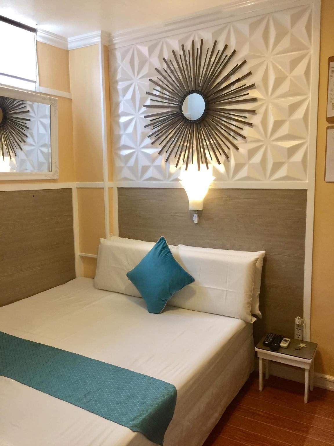 Economy Room