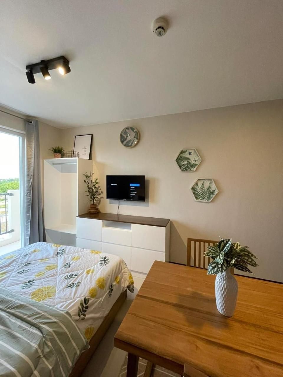 Studio Apartment