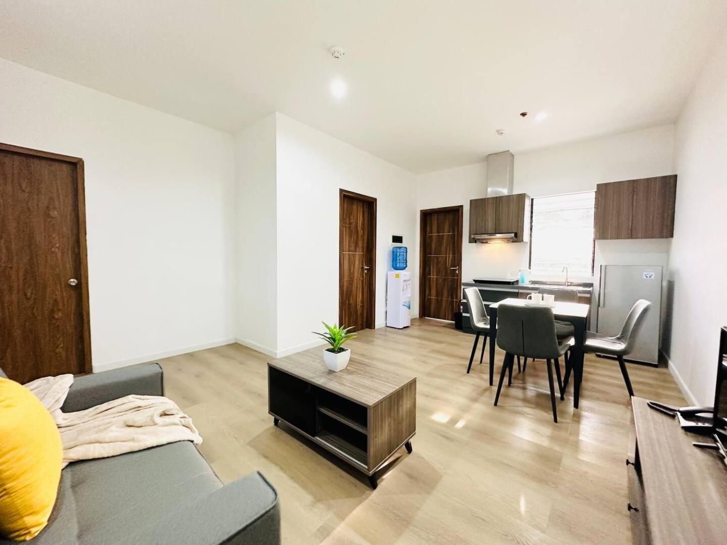 One-Bedroom Apartment - Non-Smoking