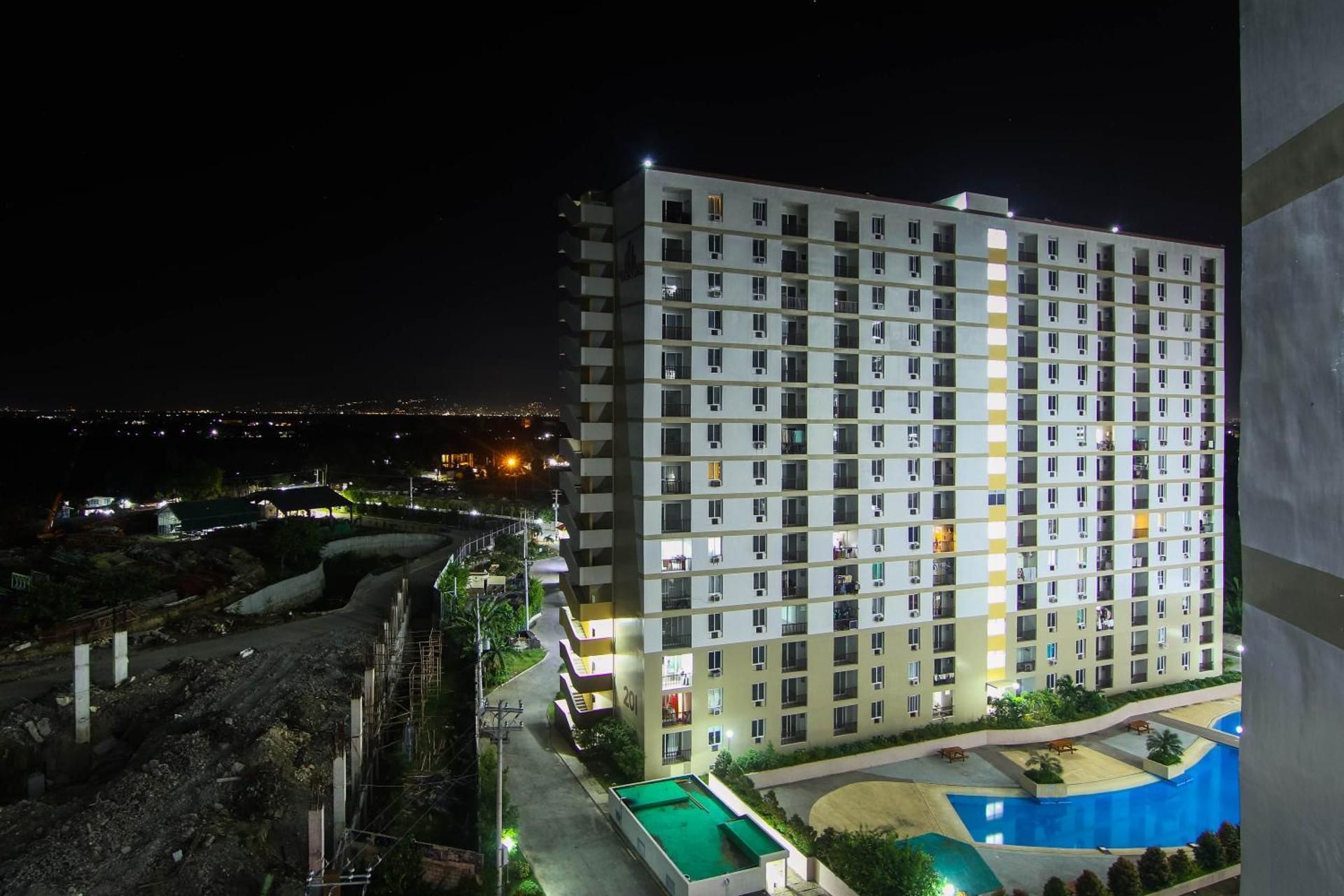 Mak'z Condo Place