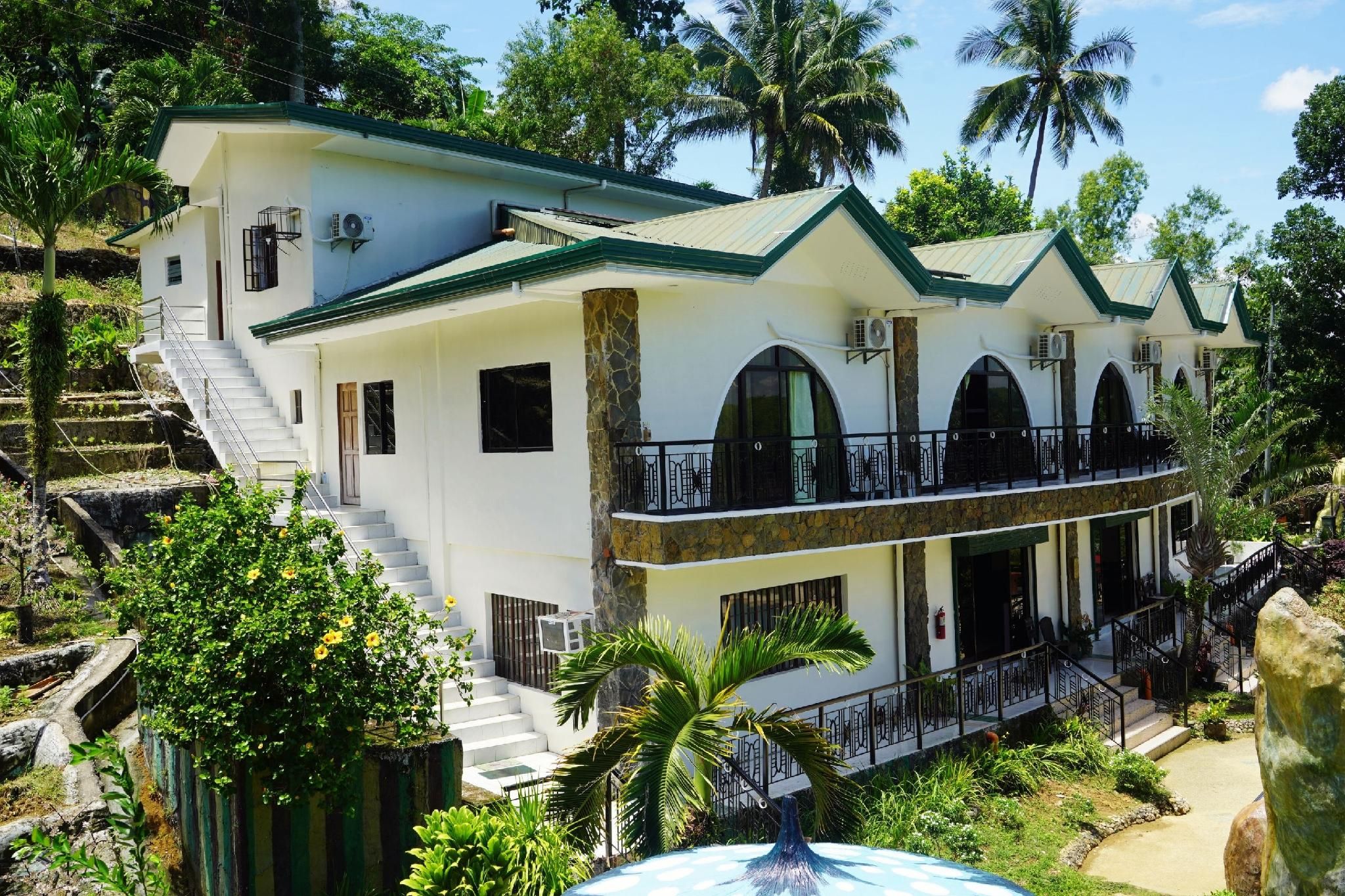 Hidden Valley Mountain and Wavepool Resort