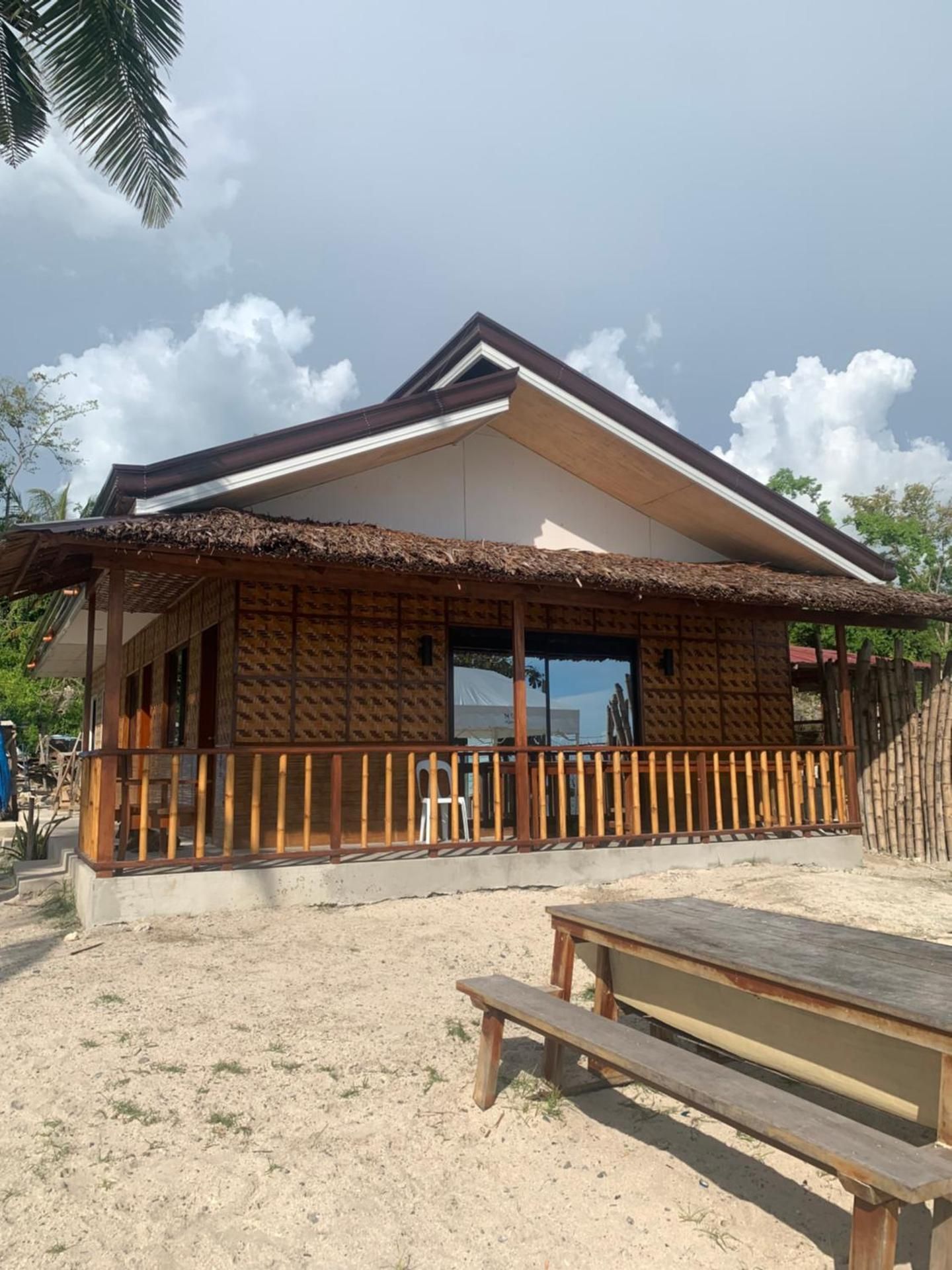 Tuyom by Hostel 7