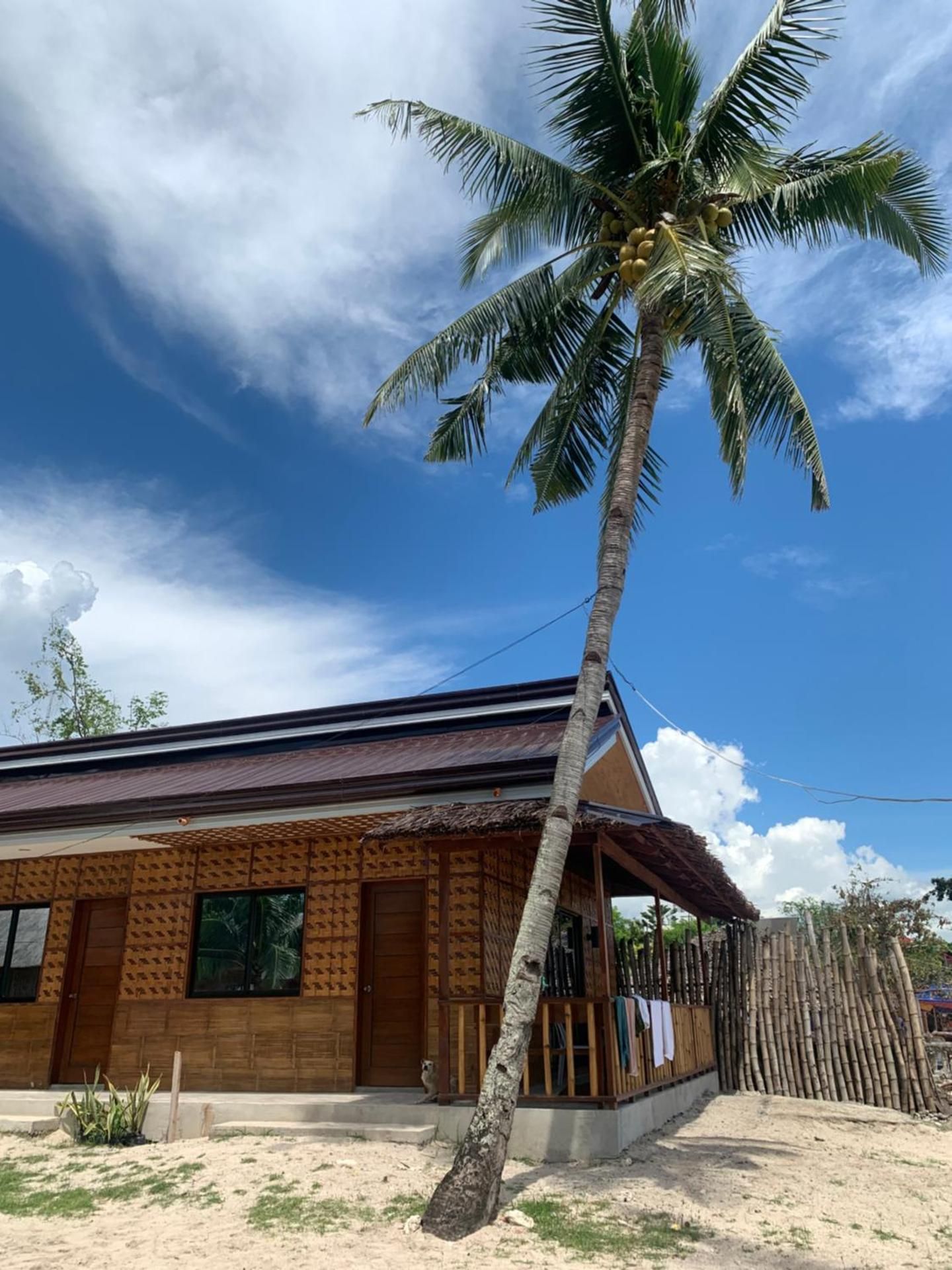 Tuyom by Hostel 7