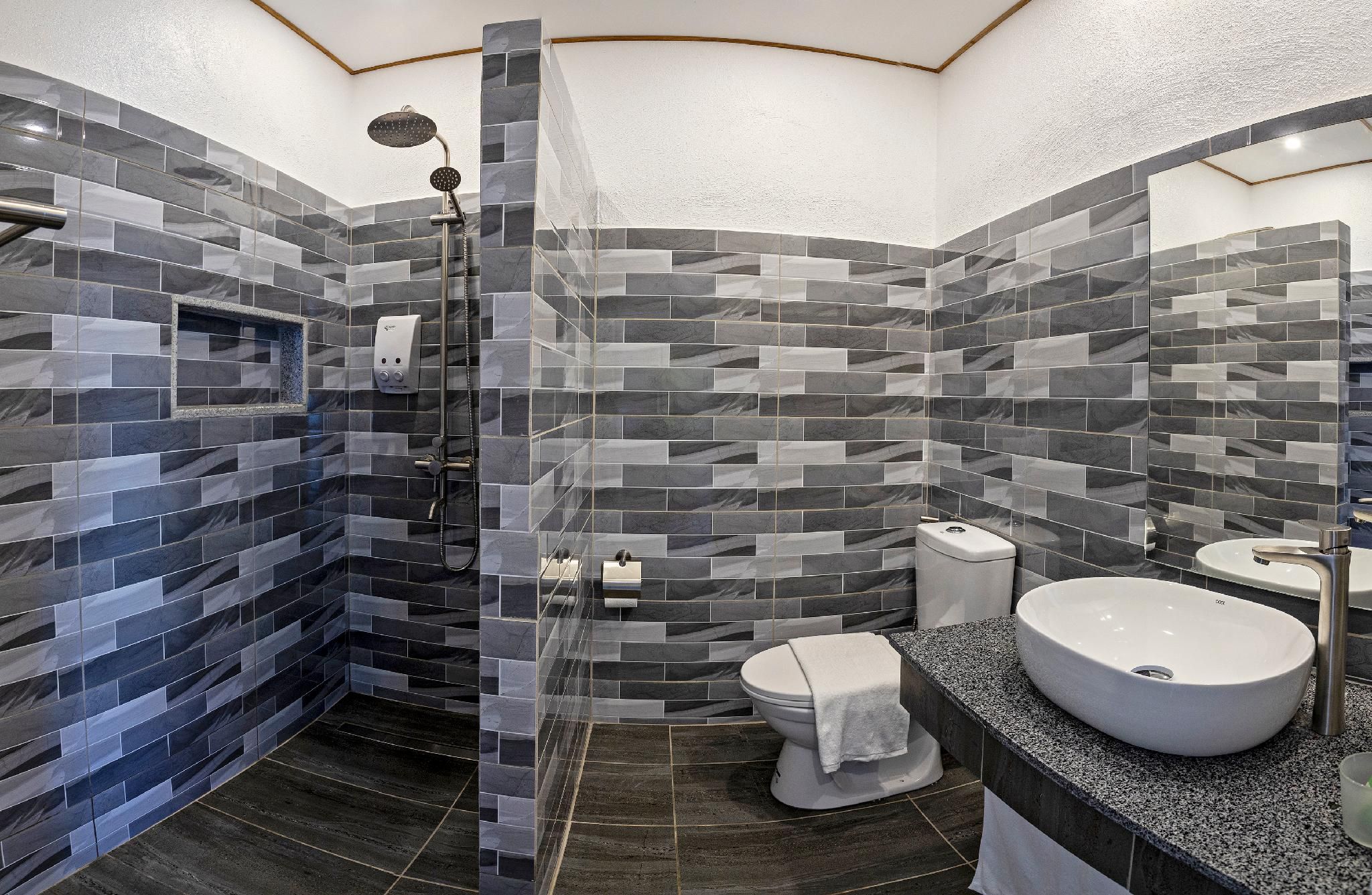 Dive Spot Asia & Brumini Beach Resort Sea View 3