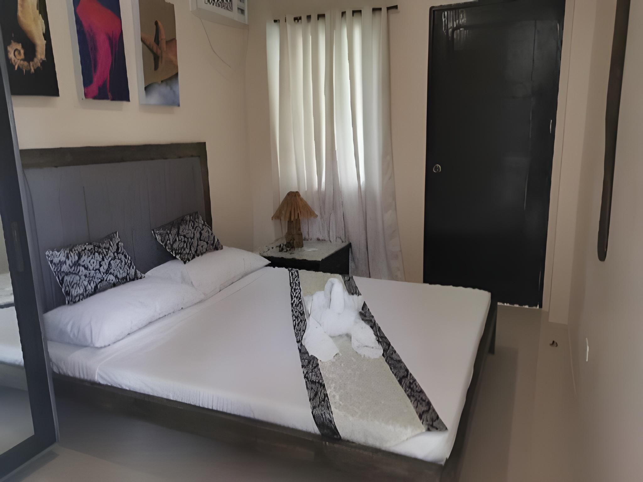 Standard - 1 Bed Queen Non-Smoking