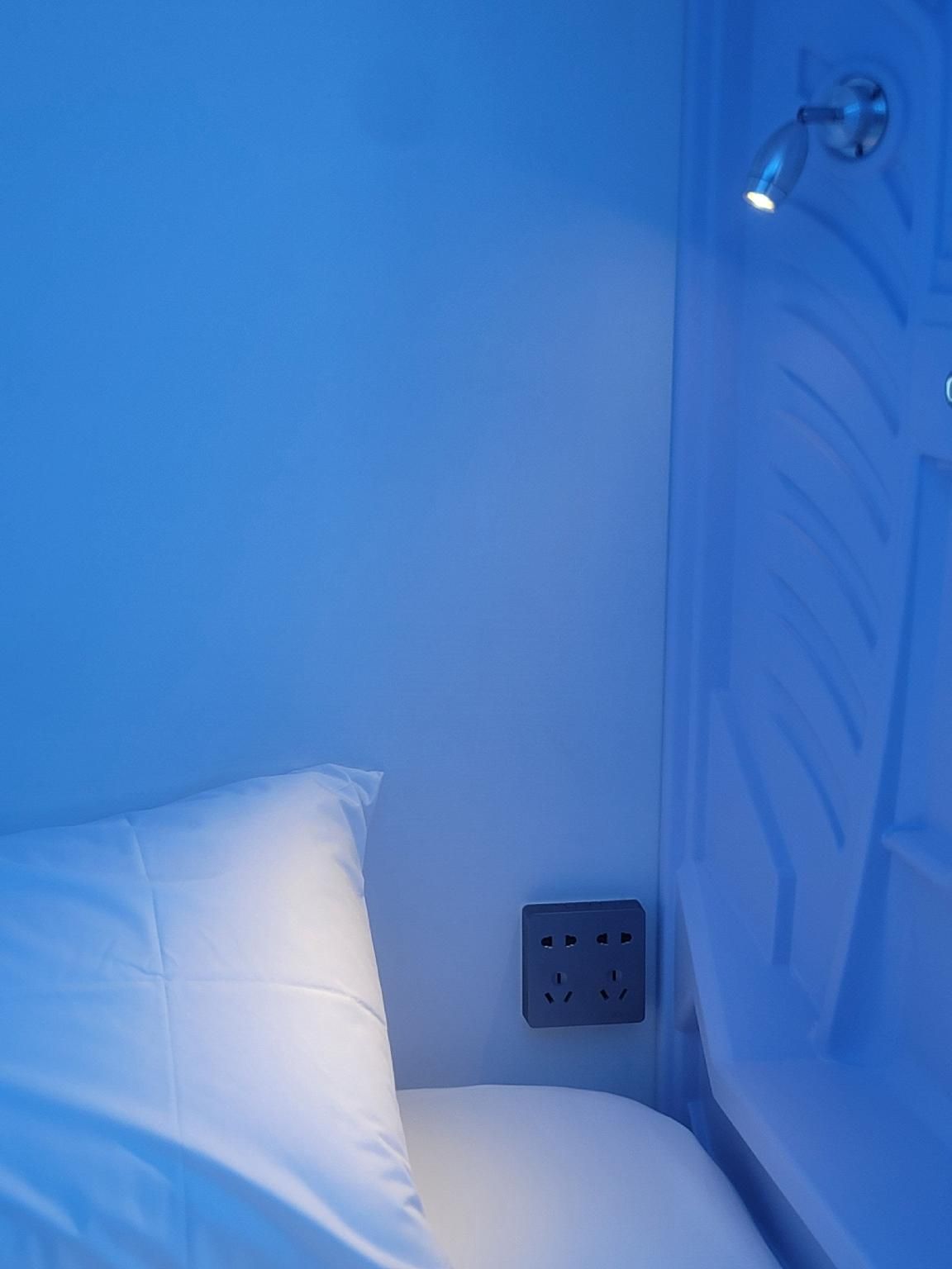 Capsule - Mixed, Windowless