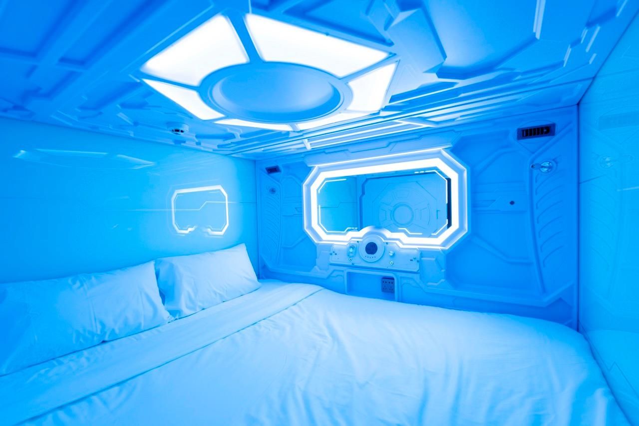 Capsule - Mixed, Windowless