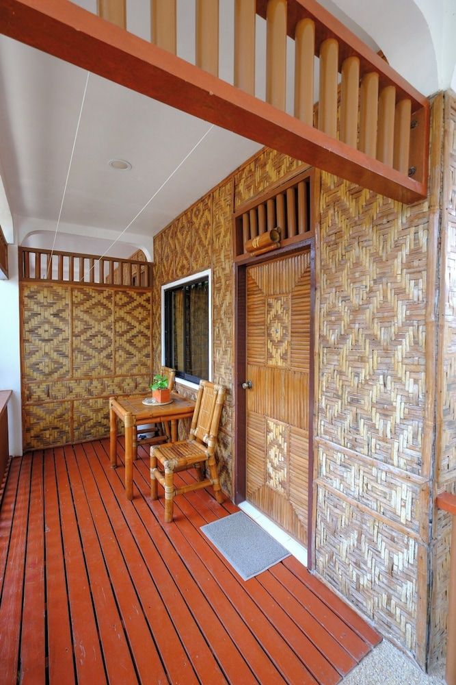 Malapascua Exotic Island Dive and Beach Resort Superior Room 3