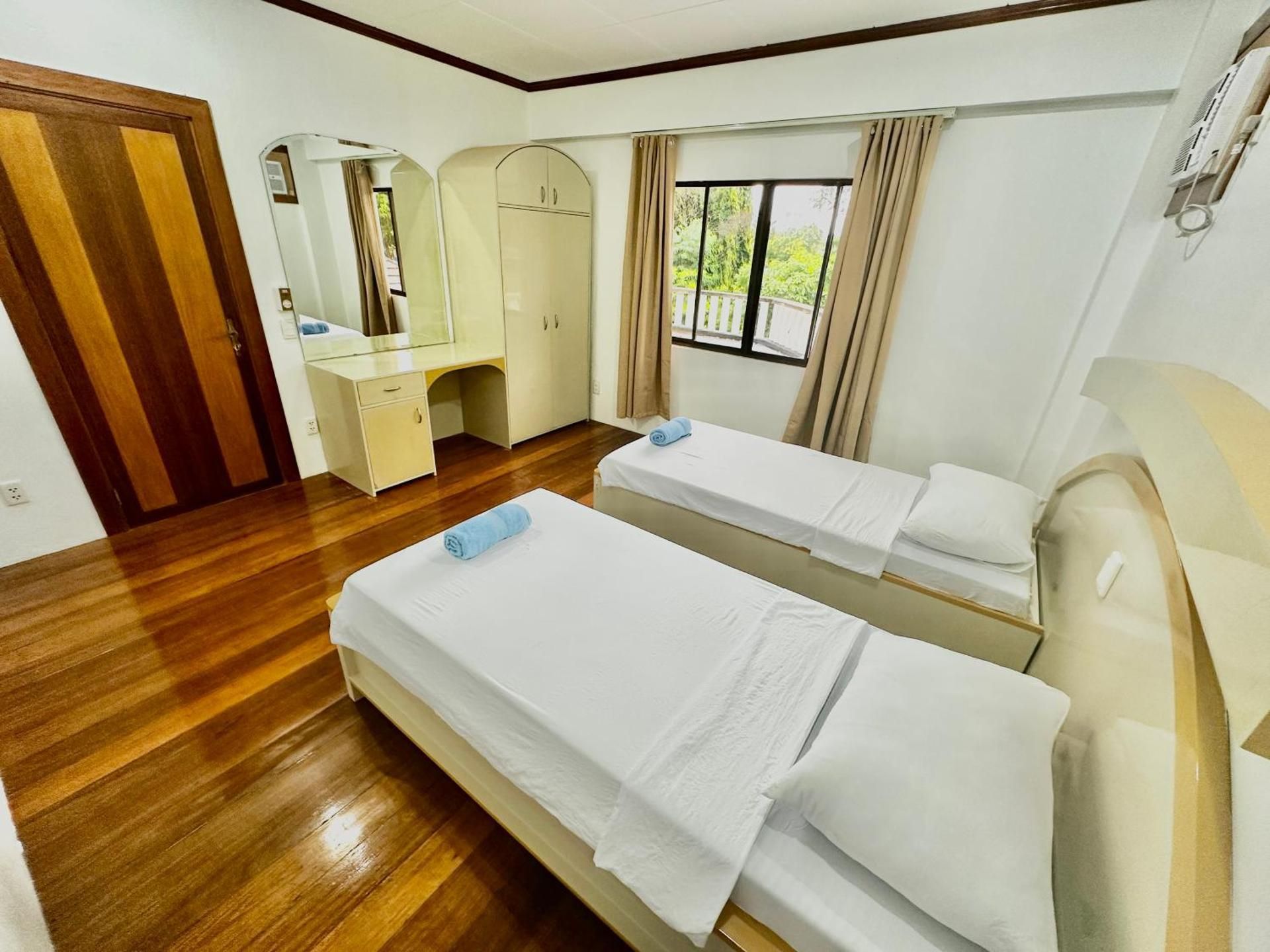 Twin Room with Shared Bathroom