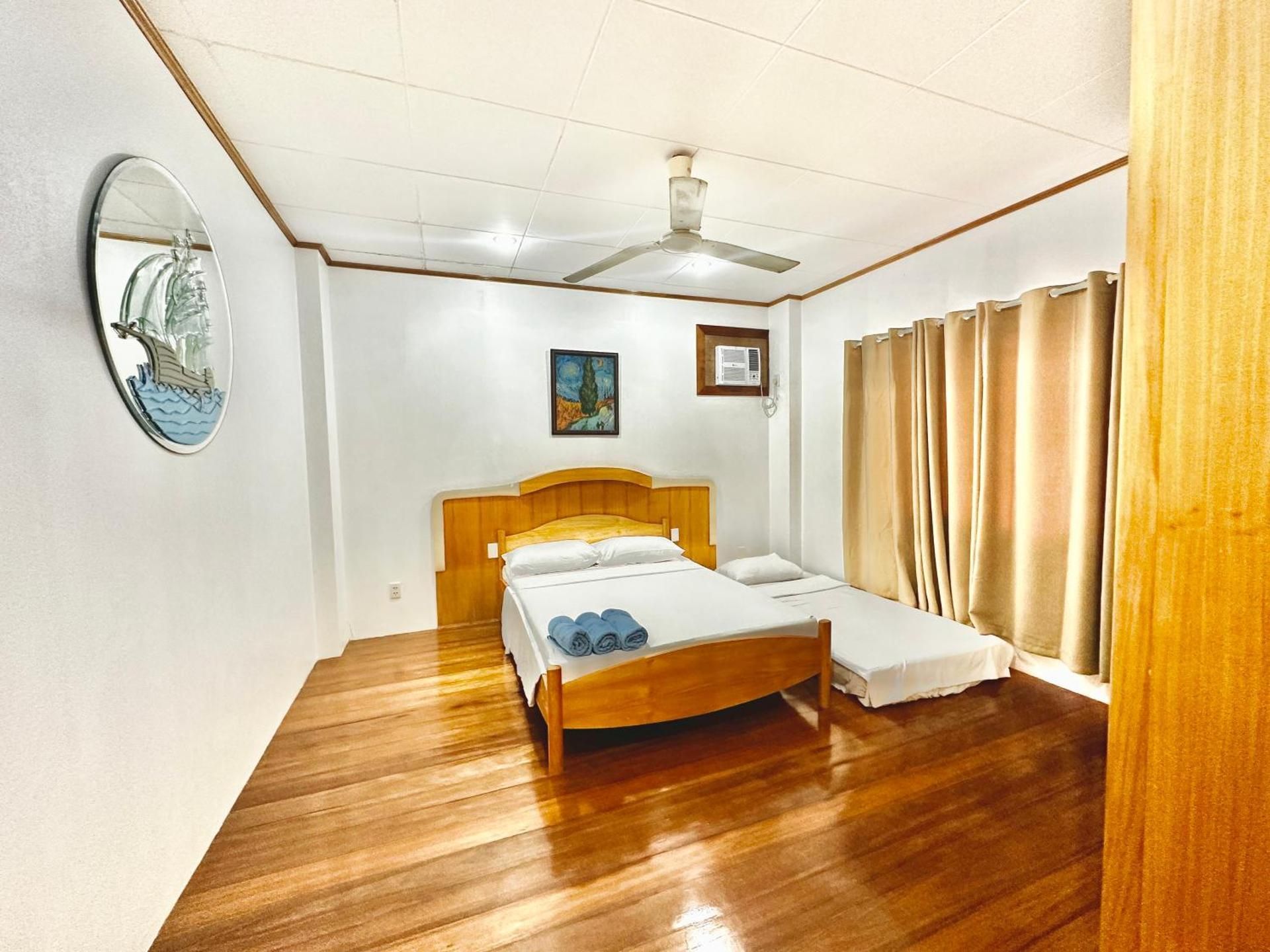 Queen Room with Shared Bathroom