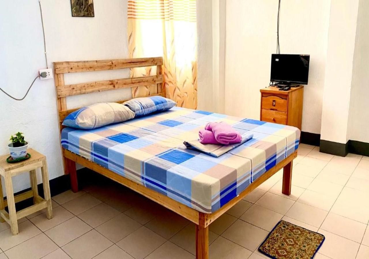 RedDoorz Room