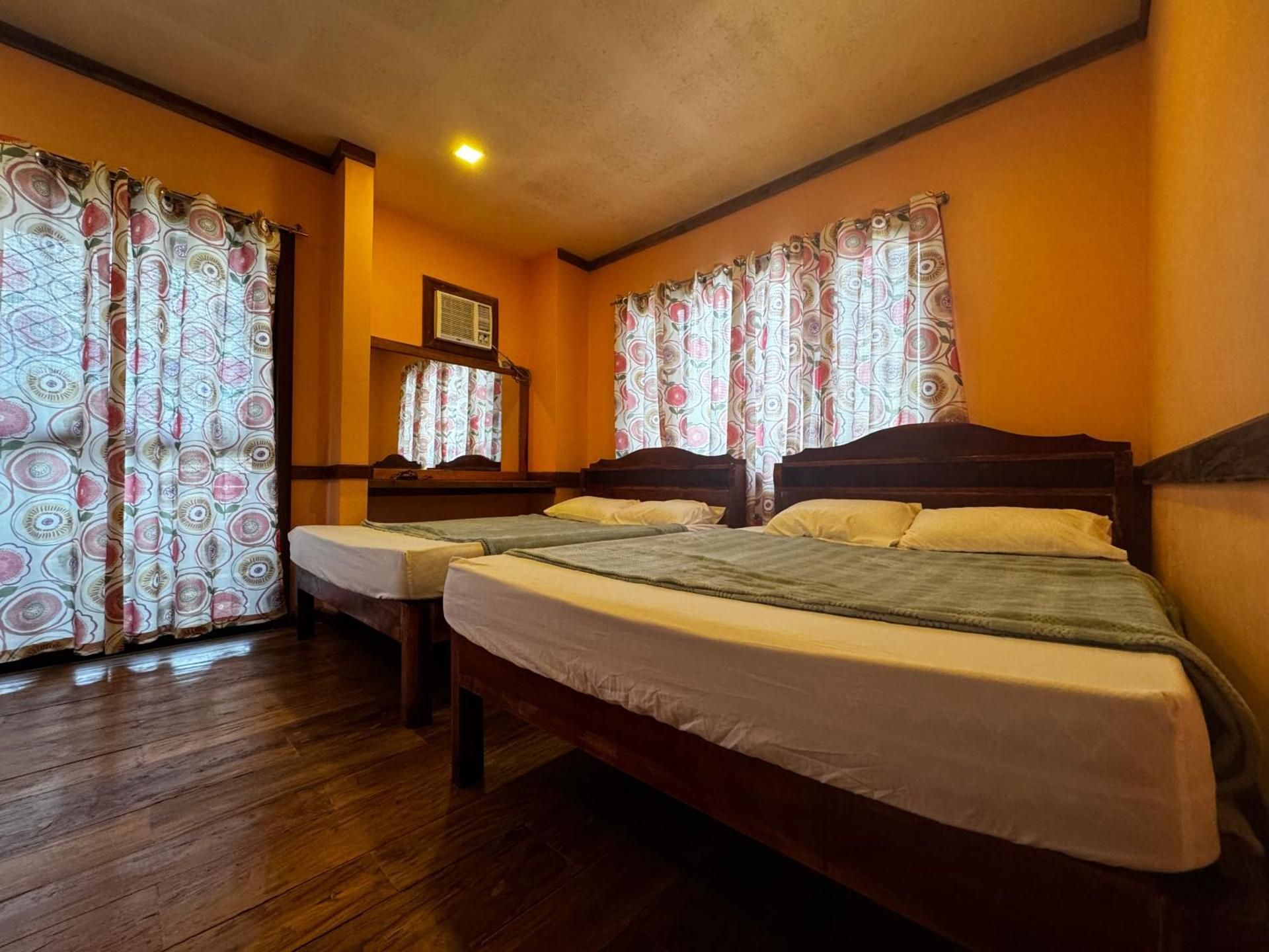 Quadruple Room with Terrace