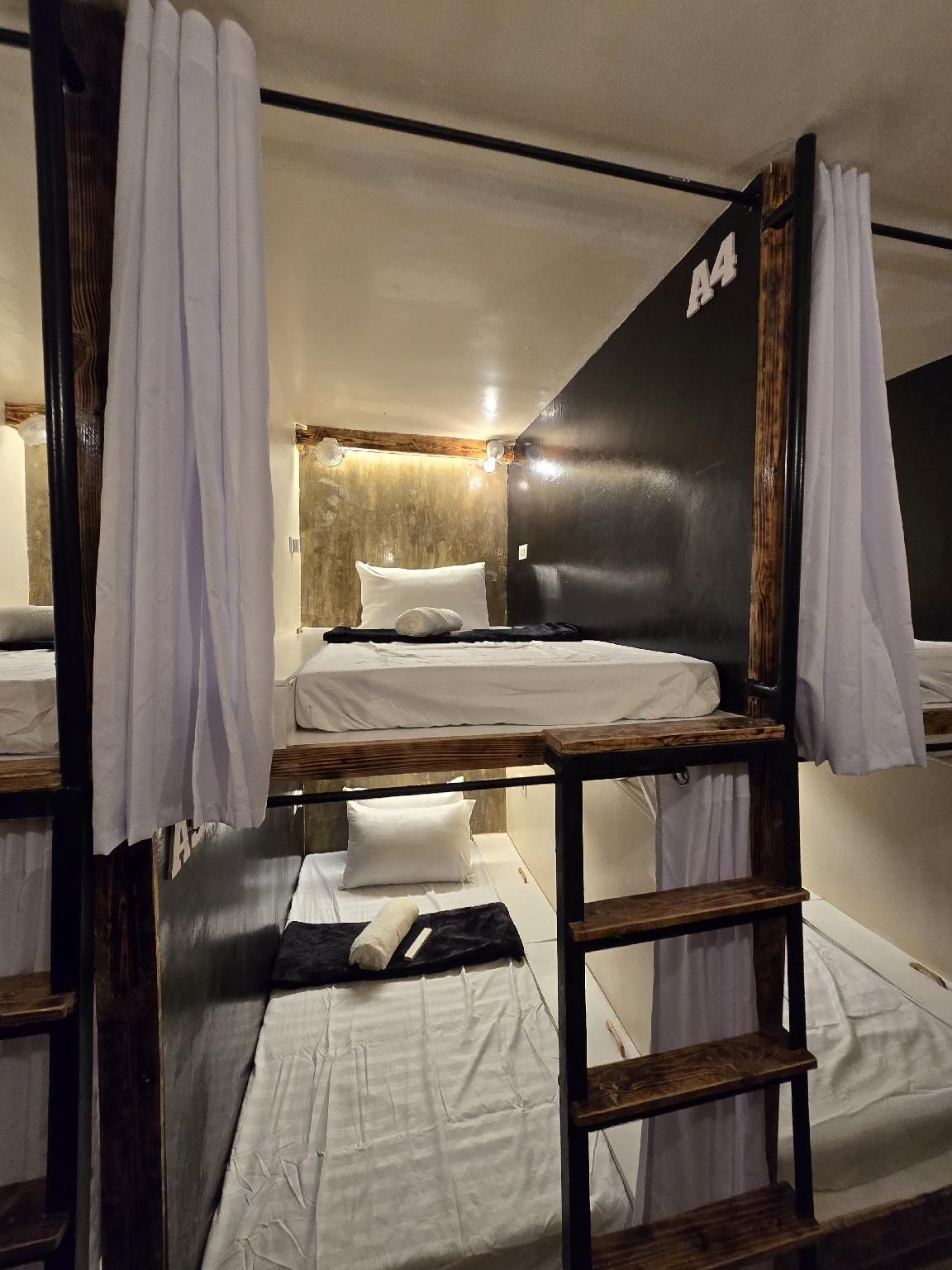 Bed in 6 Bed AC Mixed Dormitory Room with Ensuite Bathroom
