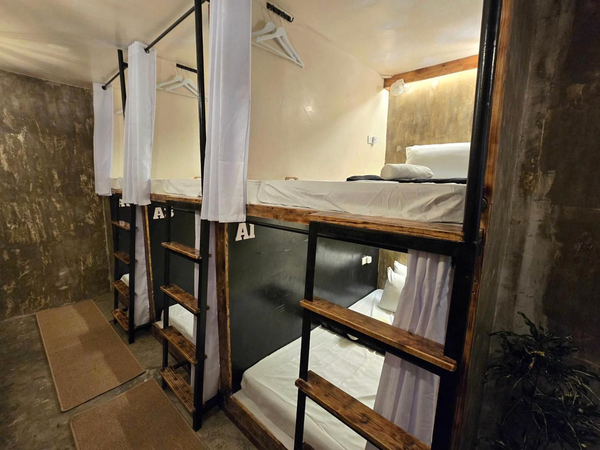 Single Bed in Mixed Dormitory Room