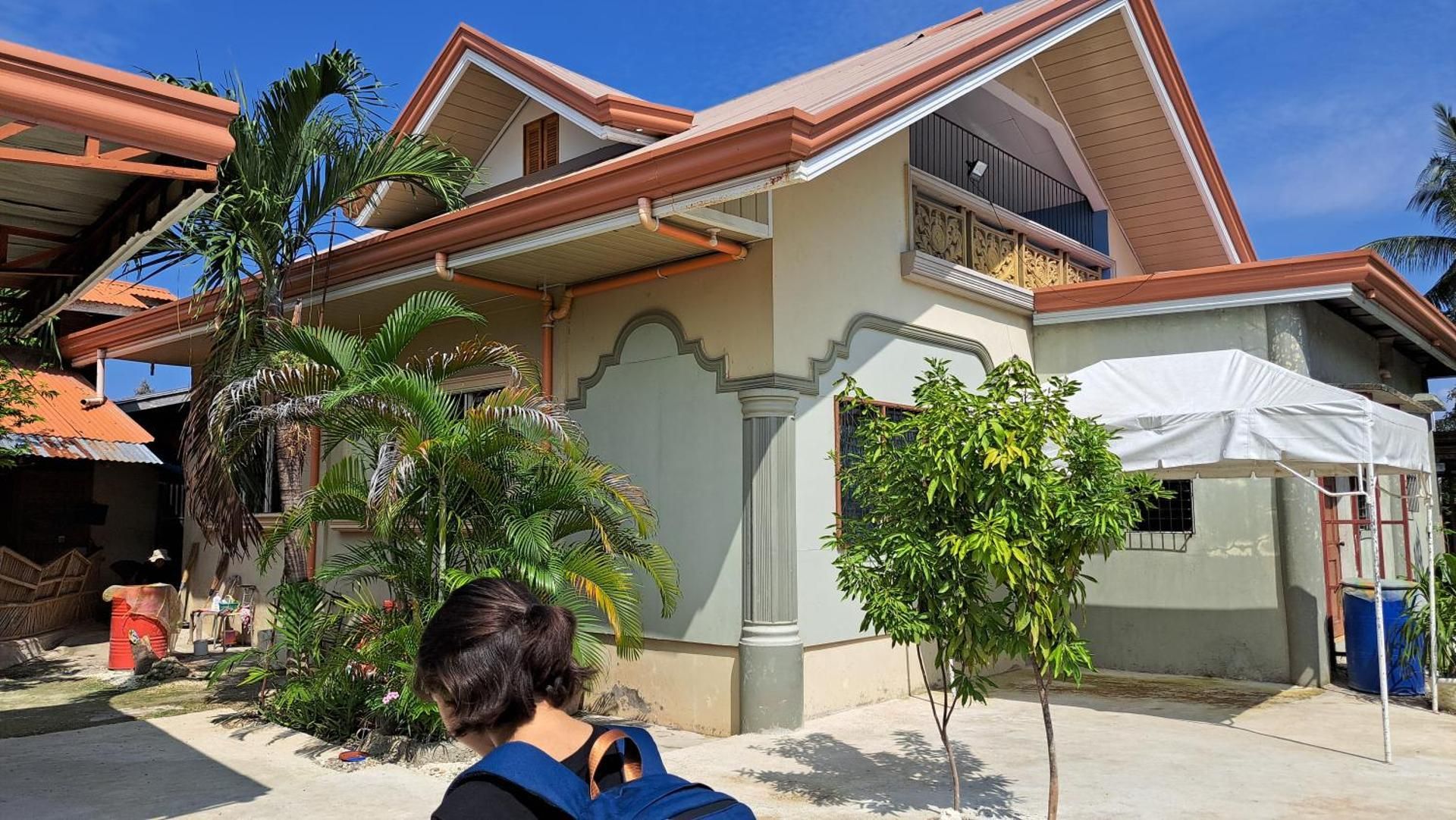 Dela-Chen Roadside Hostel
