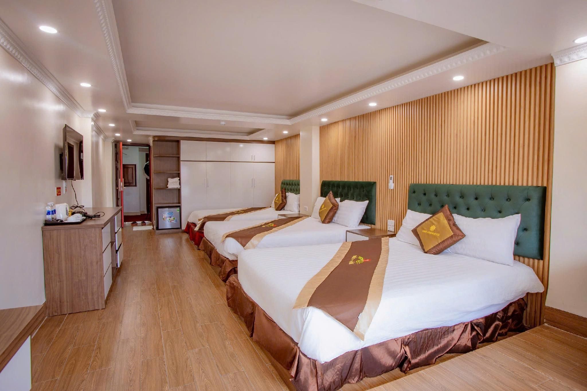 Deluxe Family Room