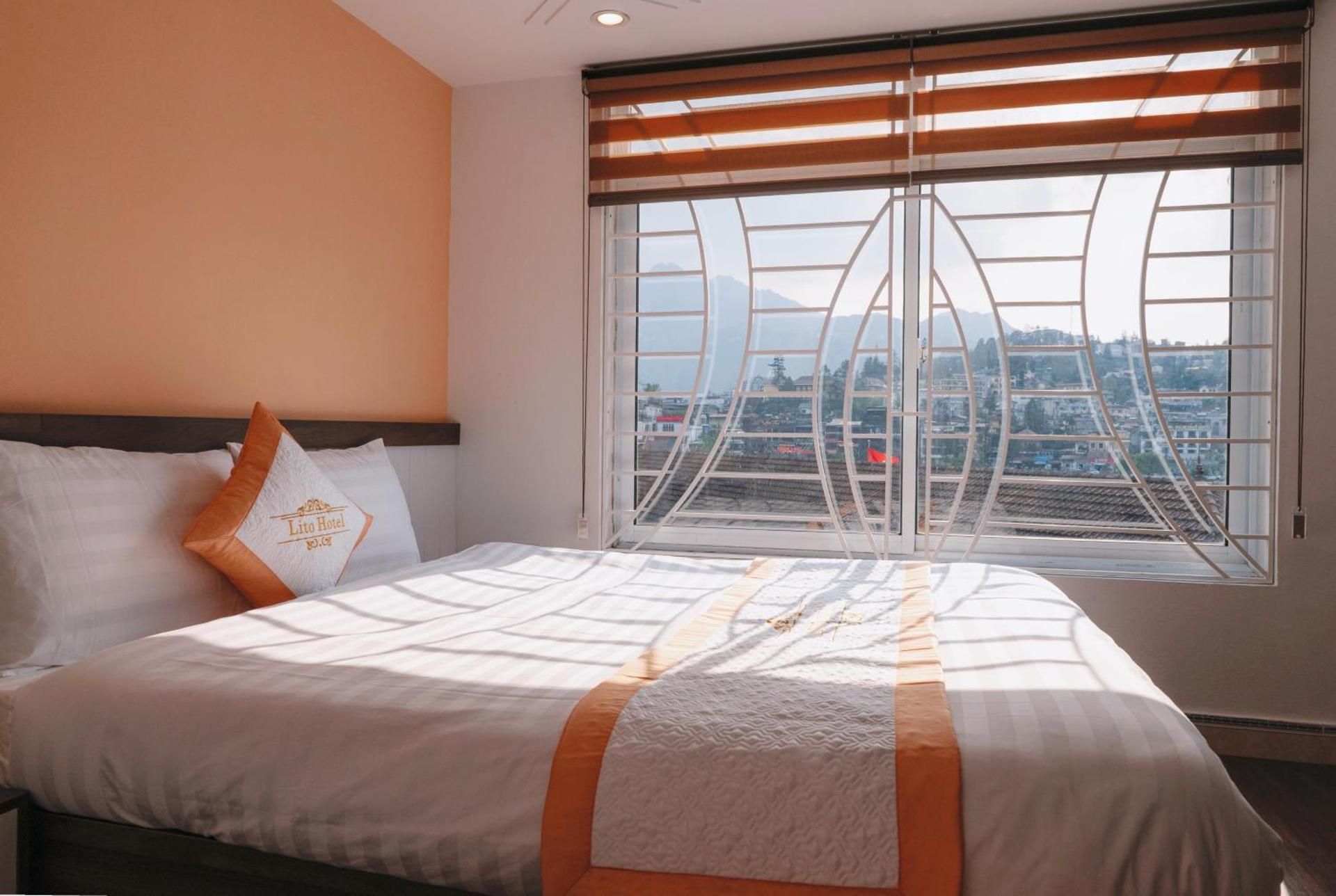 Family Room with Lake View